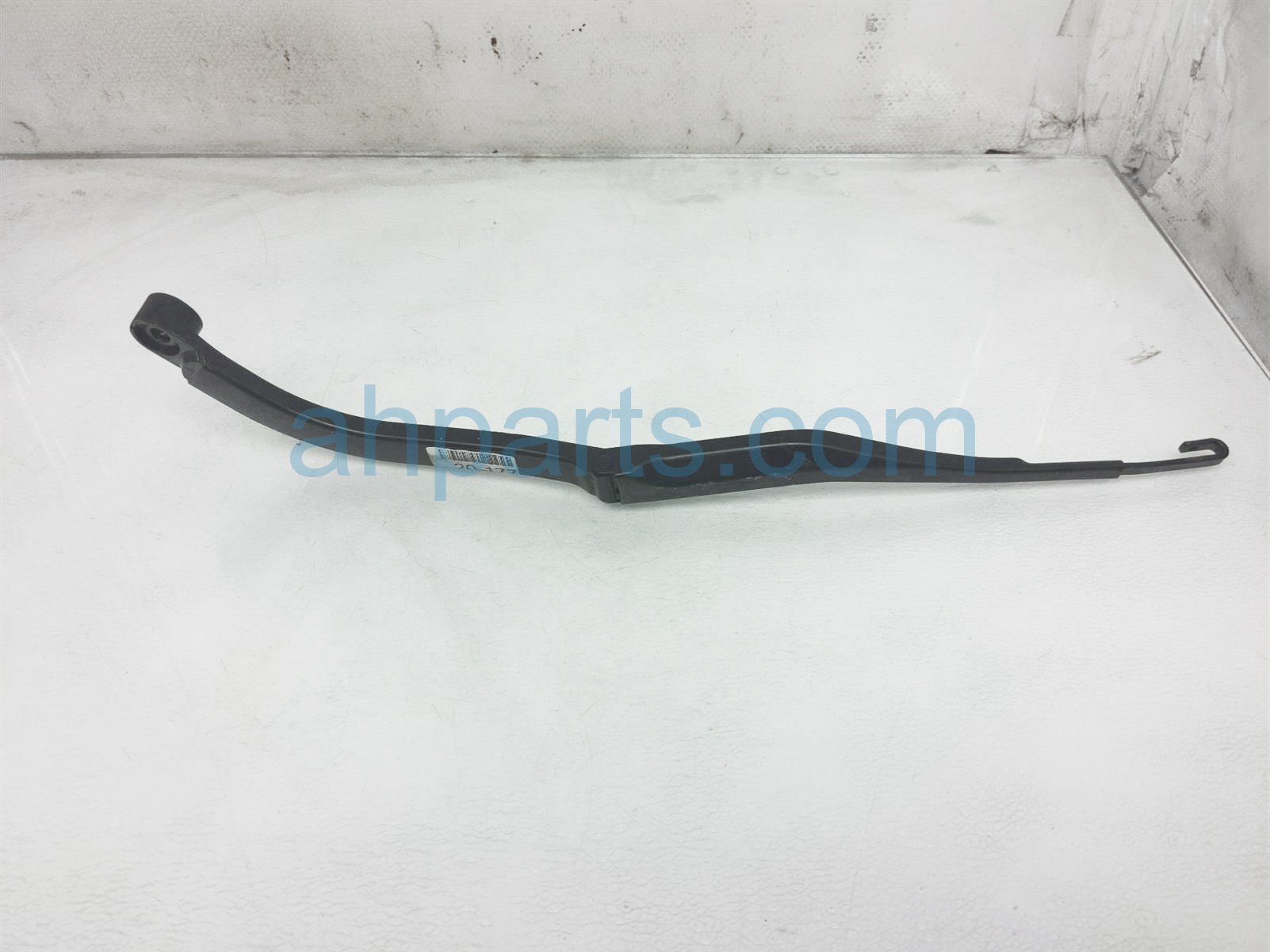 $15 Nissan RH WIPER ARM