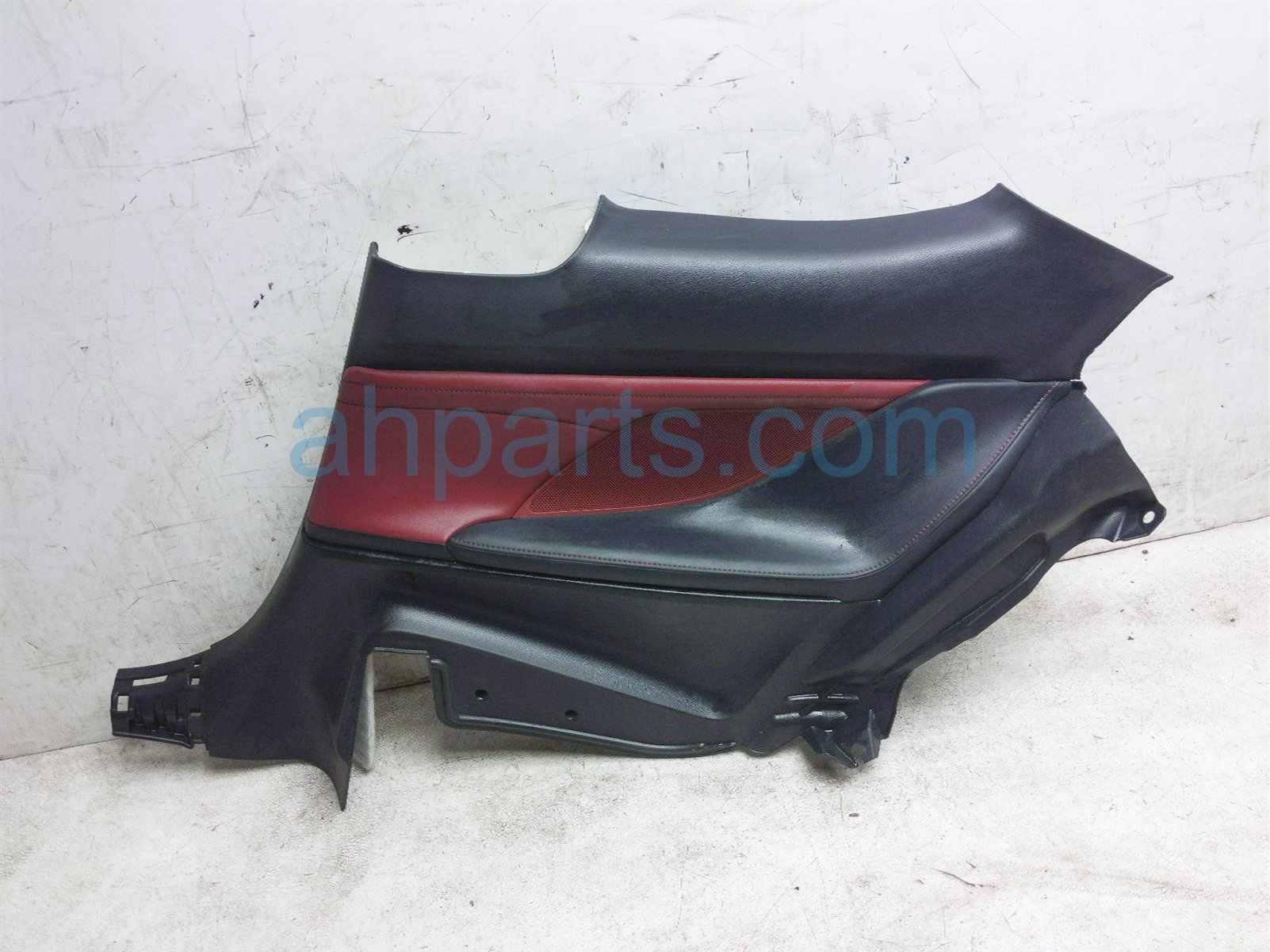 $125 Lexus RH INNER QUARTER PLASTIC TRIM BLK/RE