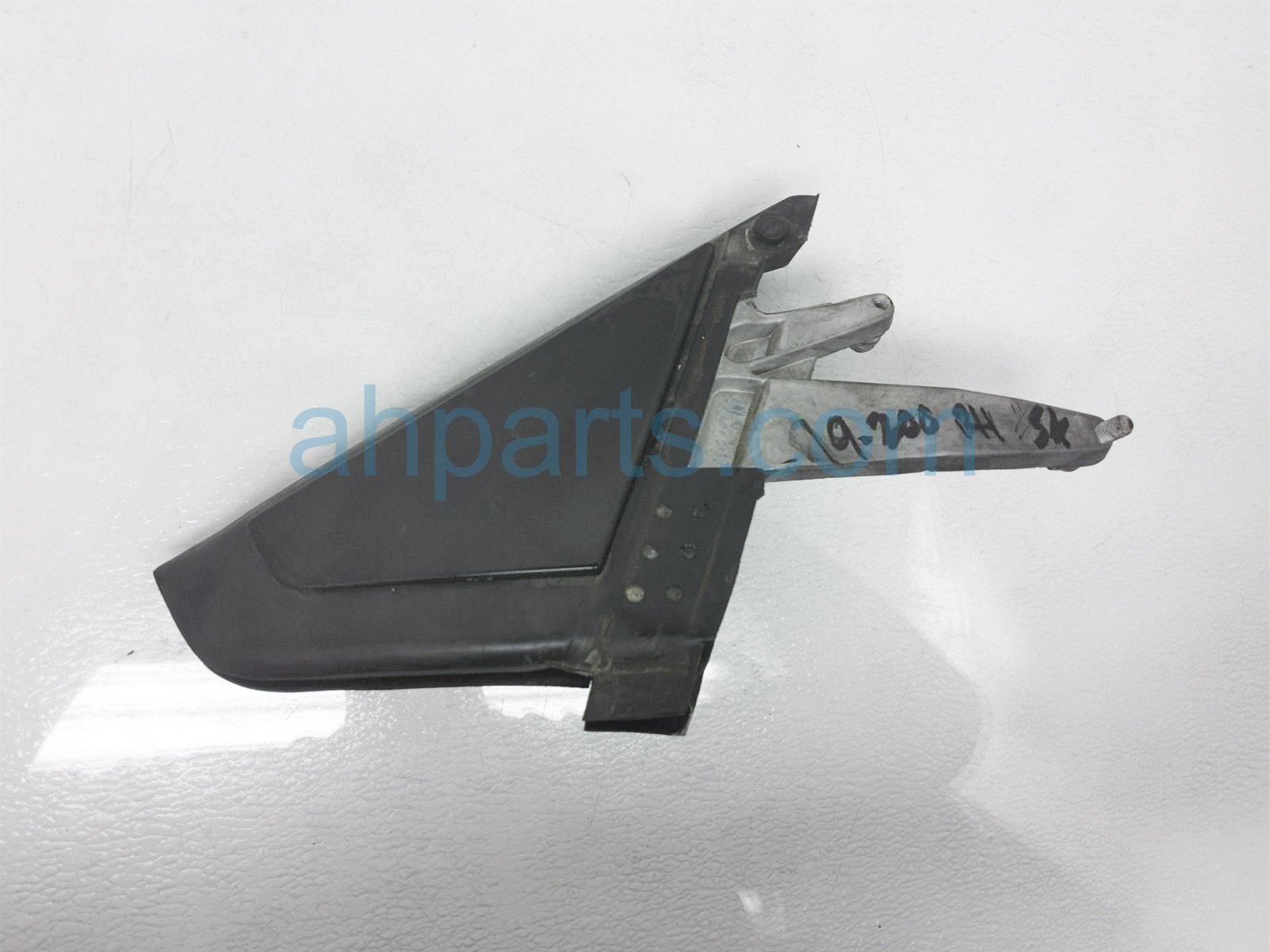 $199 Acura FR/RH SASH HOLDER