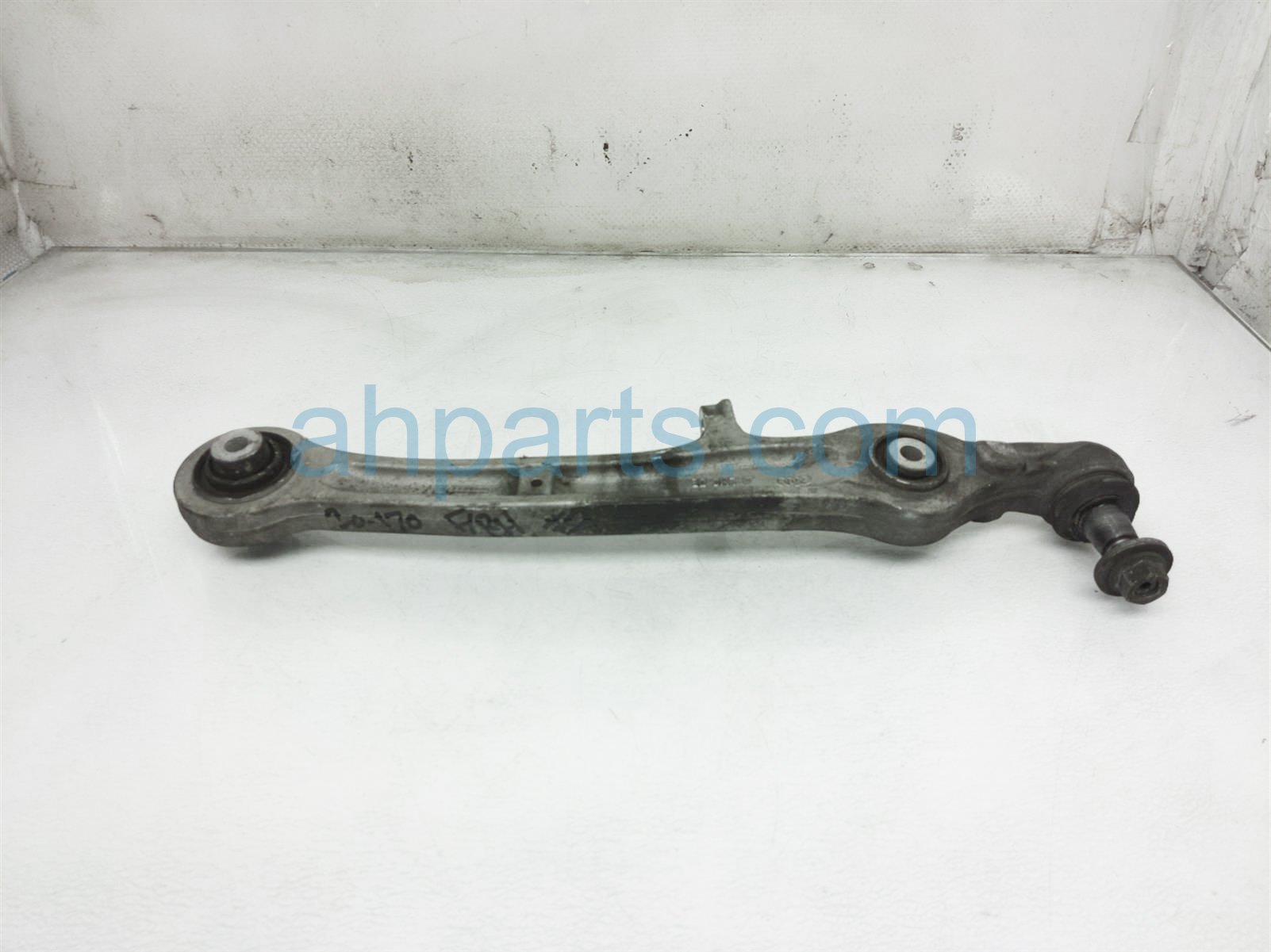 $40 Audi FR/RH LOWER CONTROL ARM