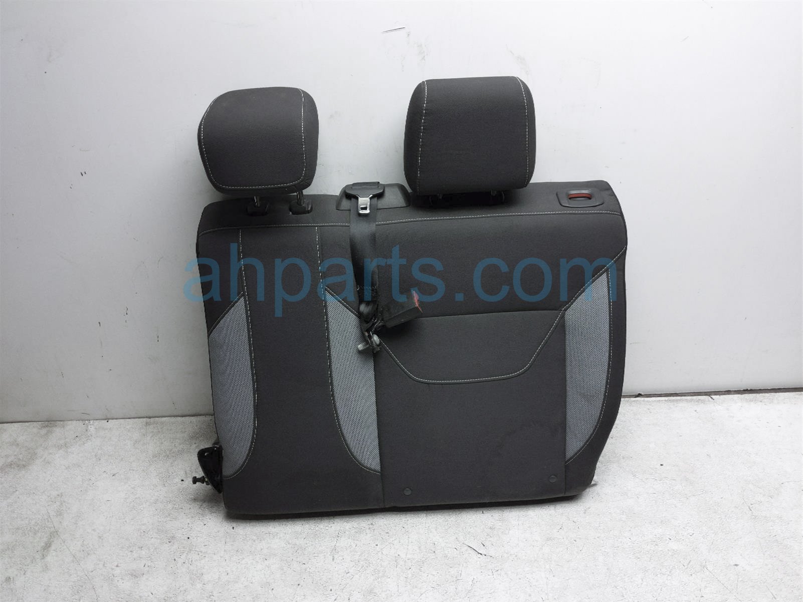 $75 Ford RR/LH SEAT TOP CUSHION - BLK/GREY