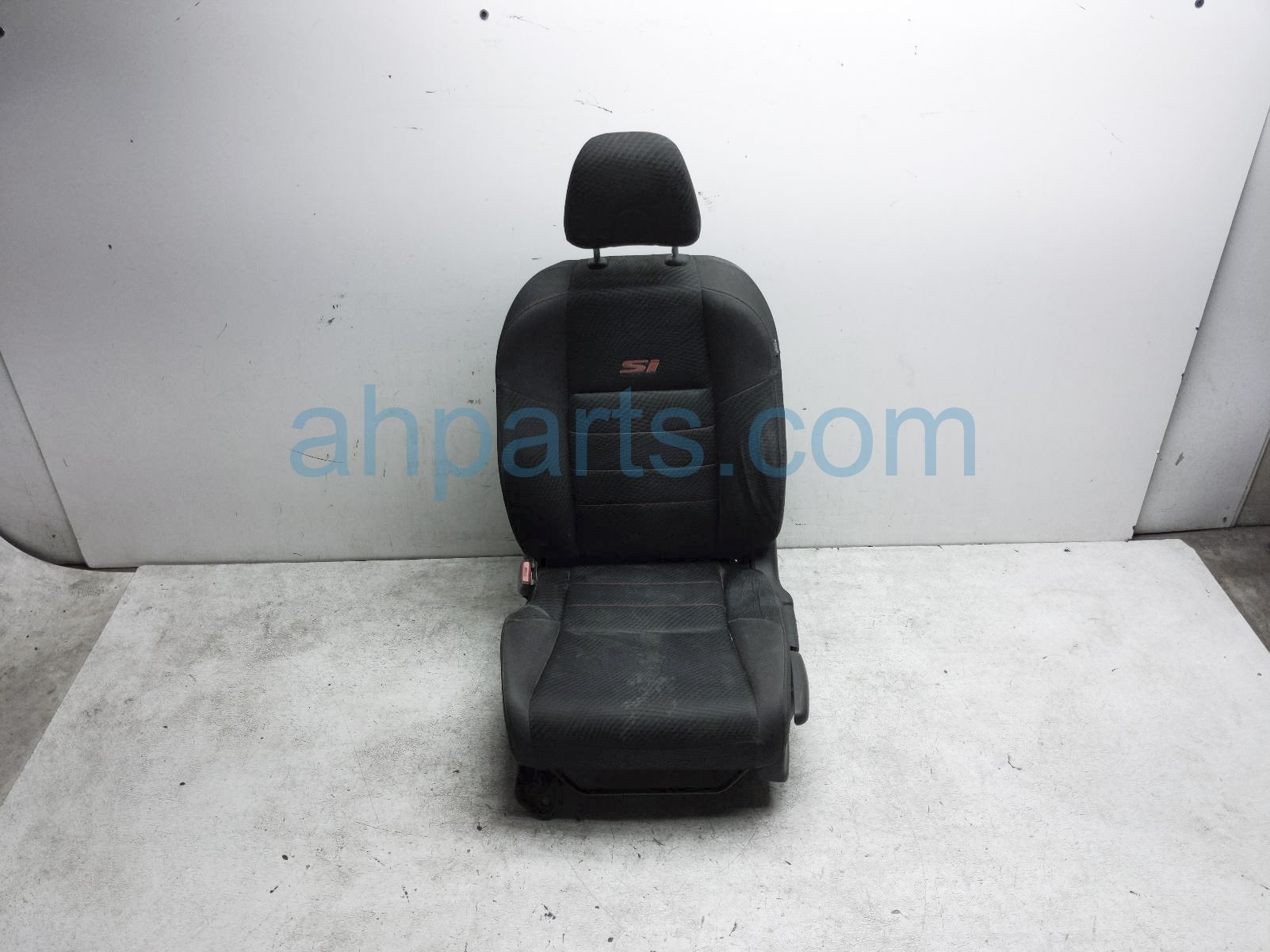 $109 Honda FR/LH SEAT - BLACK - W/O AIRBAG - WR