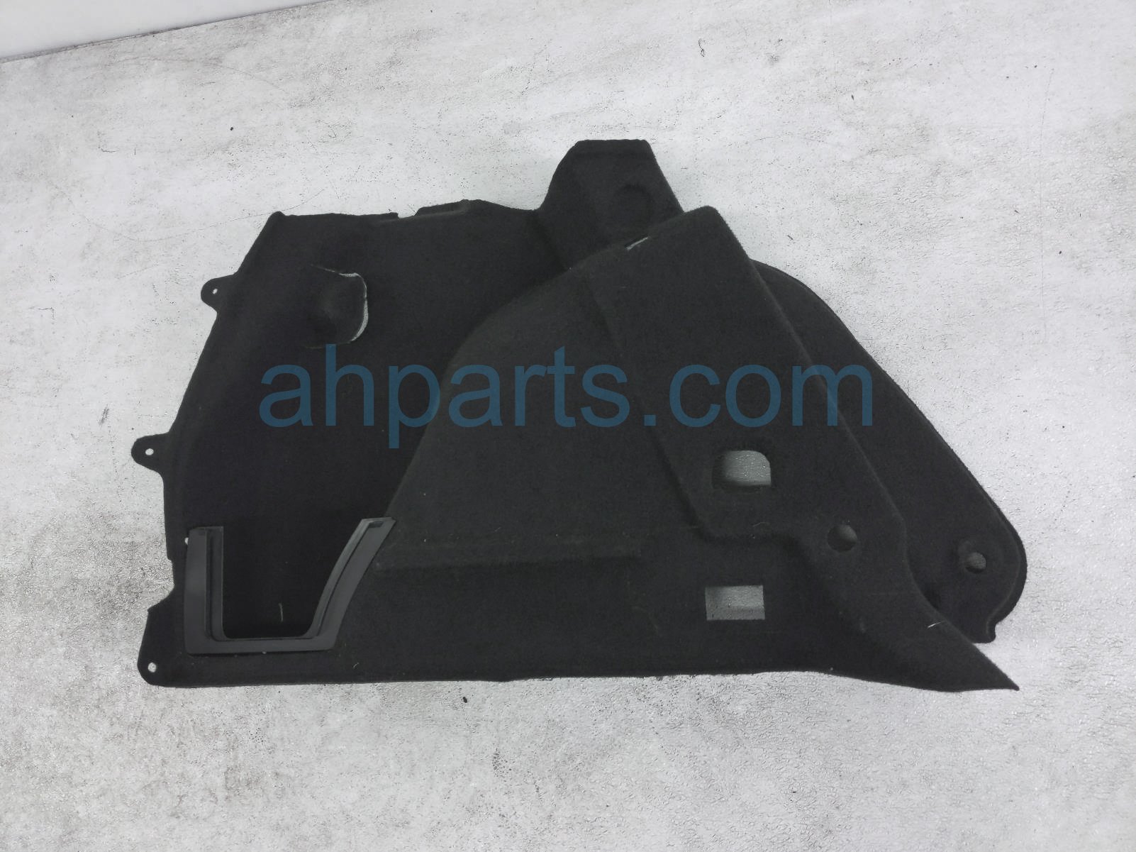 $59 Volkswagen RR/LH INNER QUARTER PANEL TRIM LINER