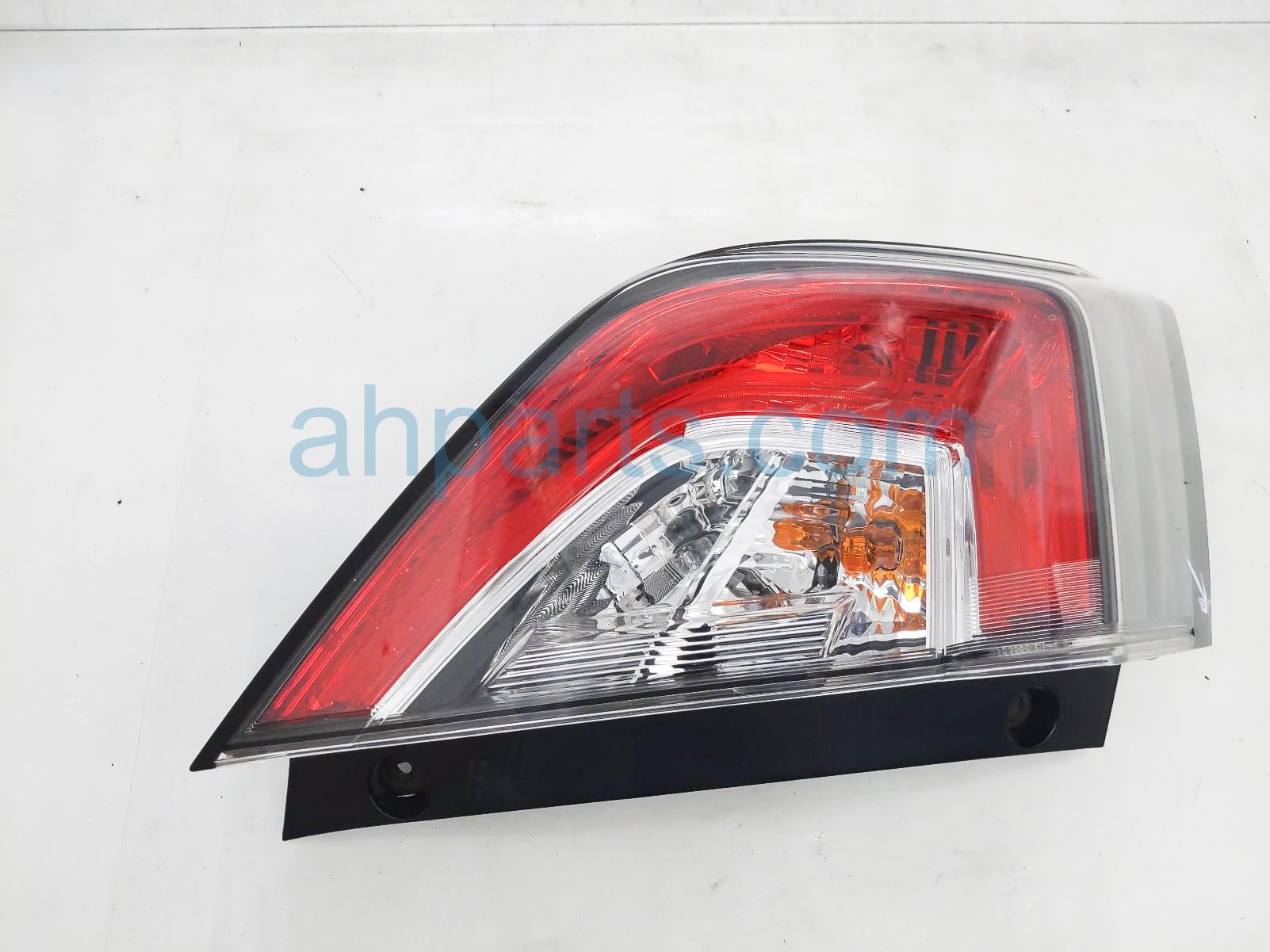 $85 Honda LH TAIL LAMP (ON BODY) - NIQ