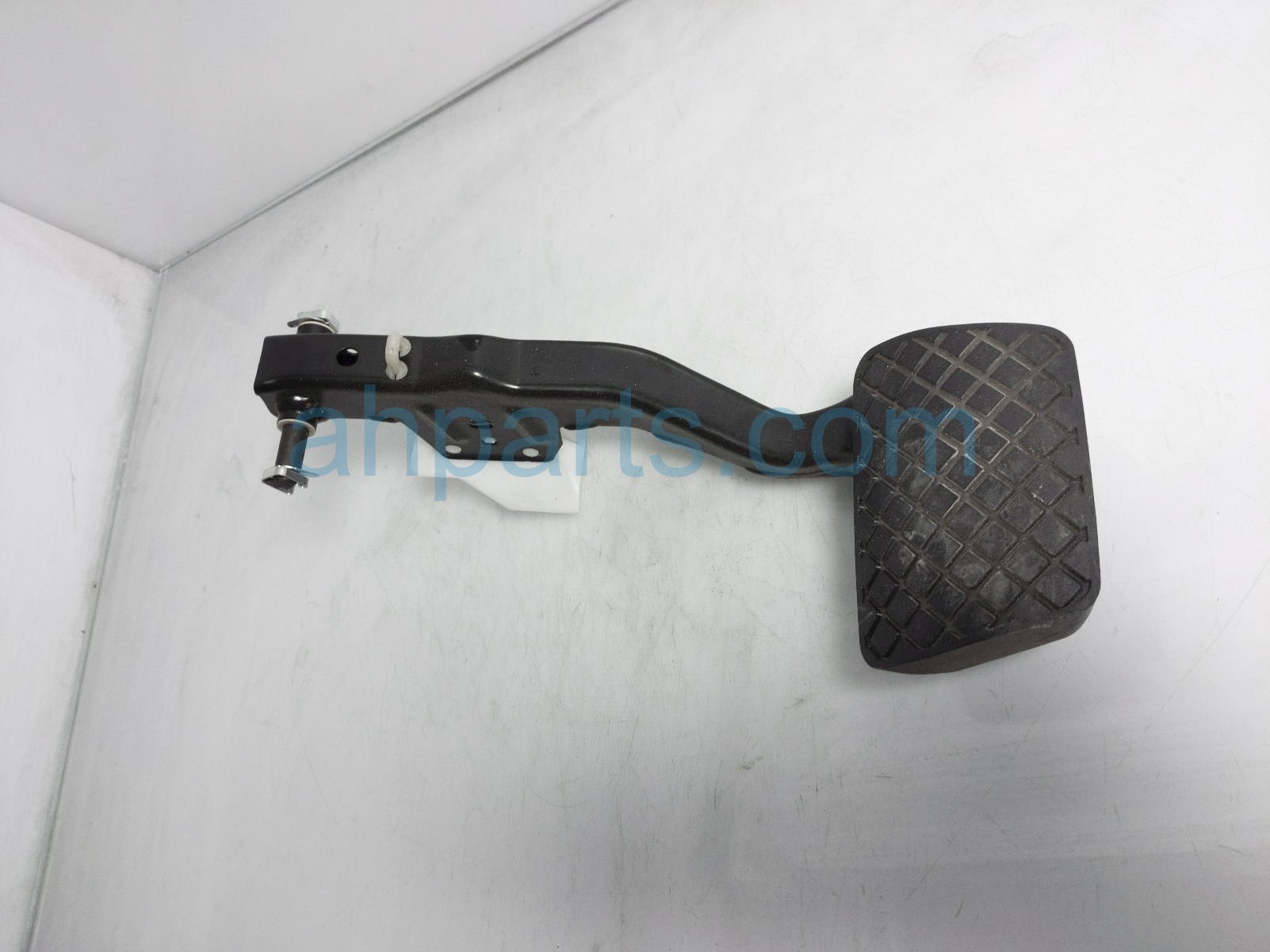 $30 Audi BRAKE PEDAL ASSY