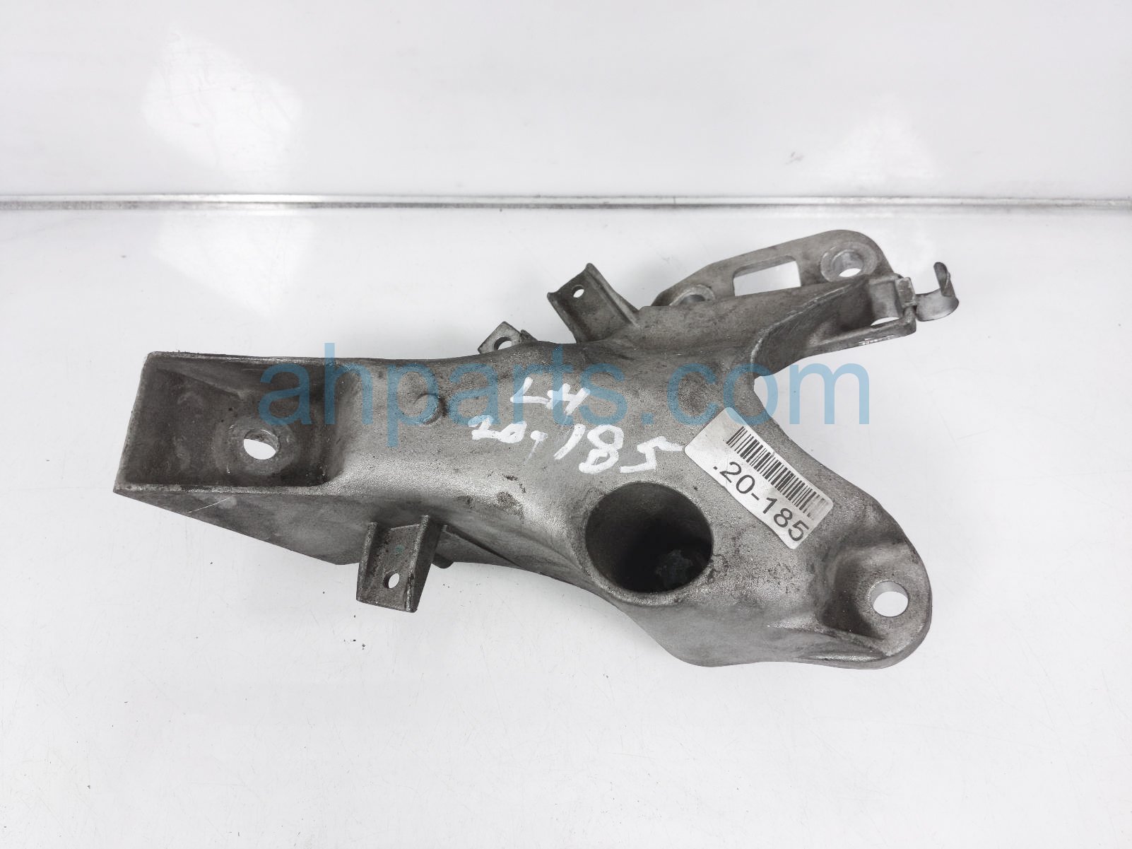 $25 BMW FR/LH SIDE ENGINE MOUNT