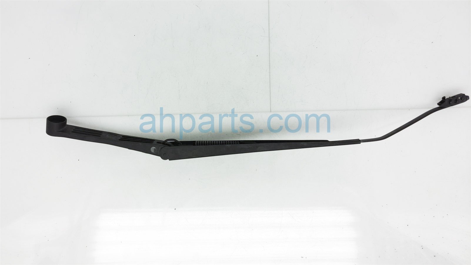 $18 Subaru RH WINDSHIELD WIPER ARM