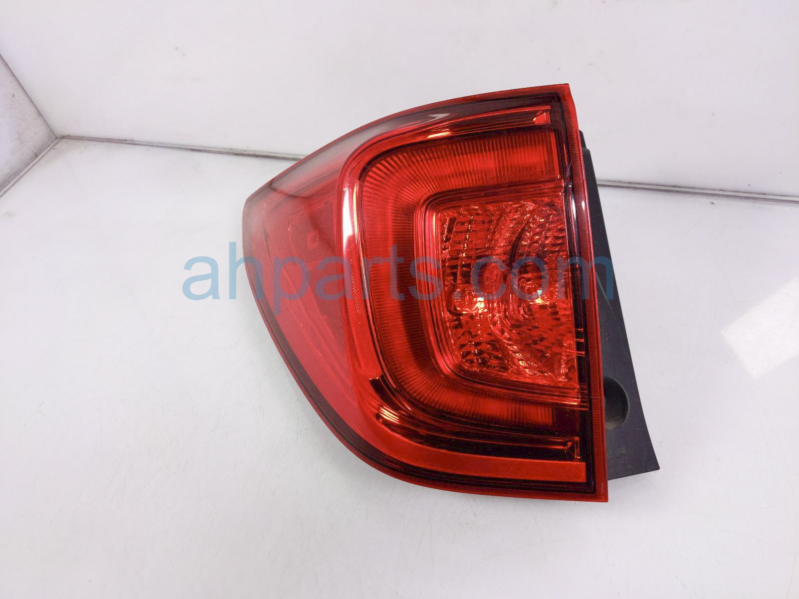 $105 Honda LH TAIL LAMP - LIGHT ON BODY