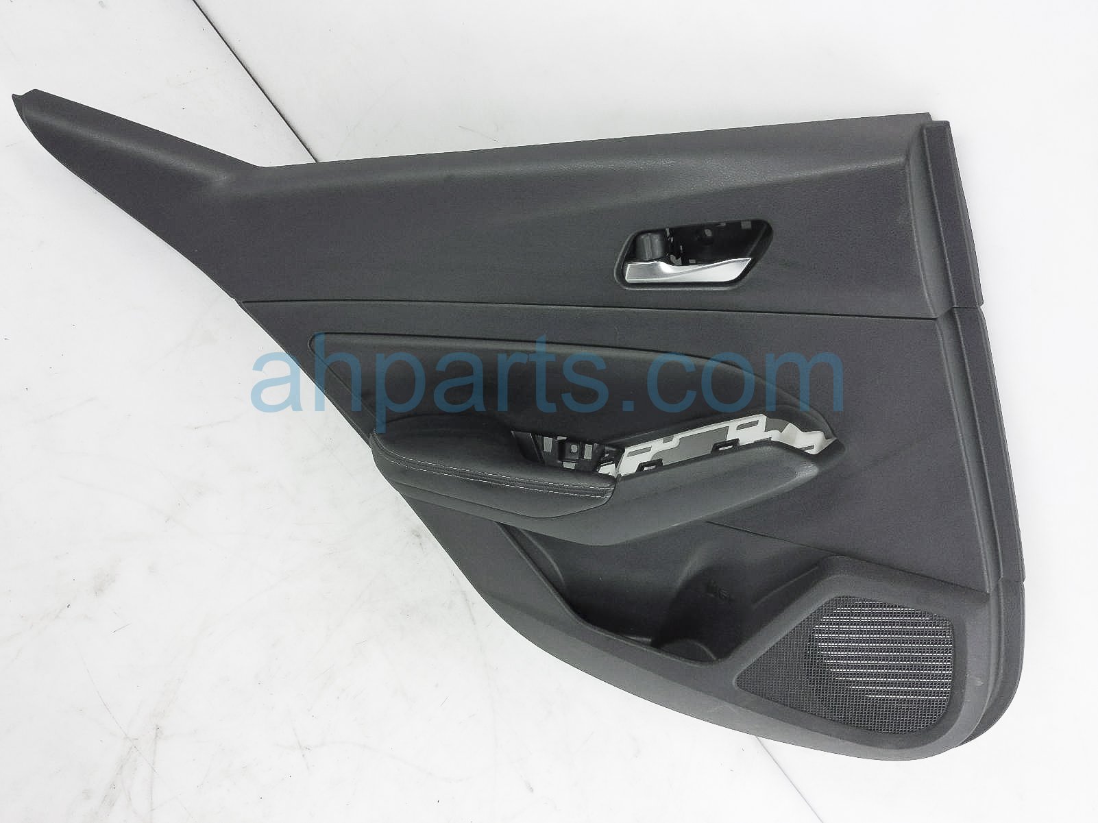 $100 Nissan RR/LH INTERIOR DOOR PANEL - BLACK