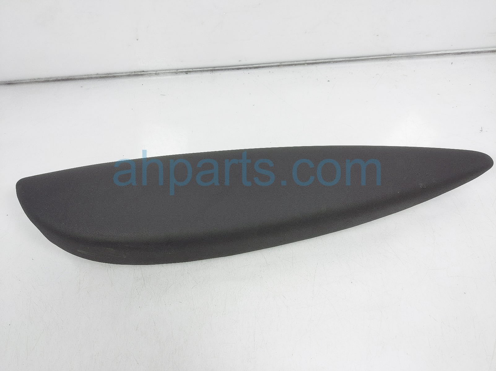 $75 BMW FR/RH ARMREST ON DOOR