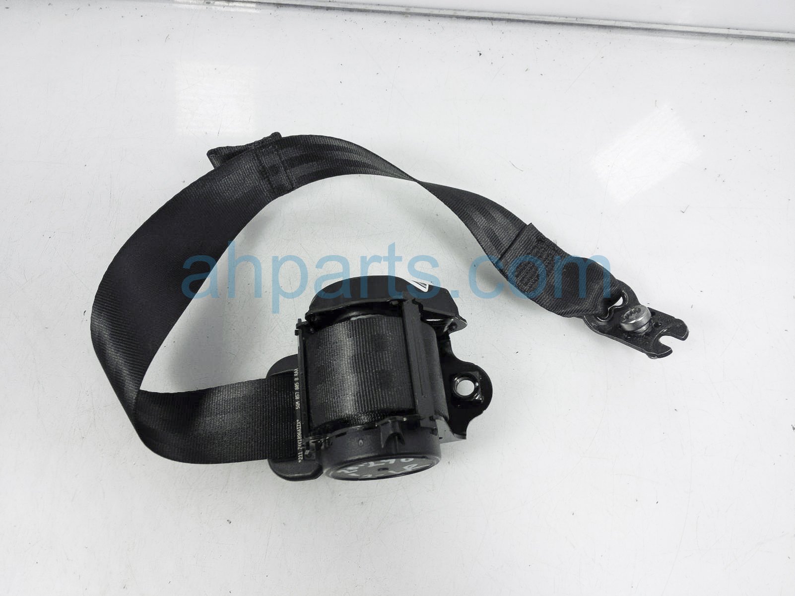 $50 Volkswagen 2ND ROW LH SEAT BELT - BLACK