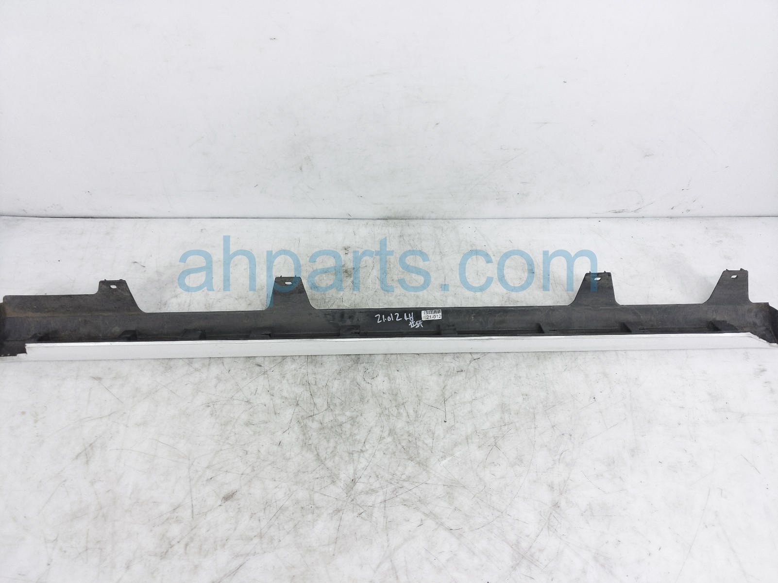 $30 Acura LH SIDE SKIRT / MOLDING - WHITE