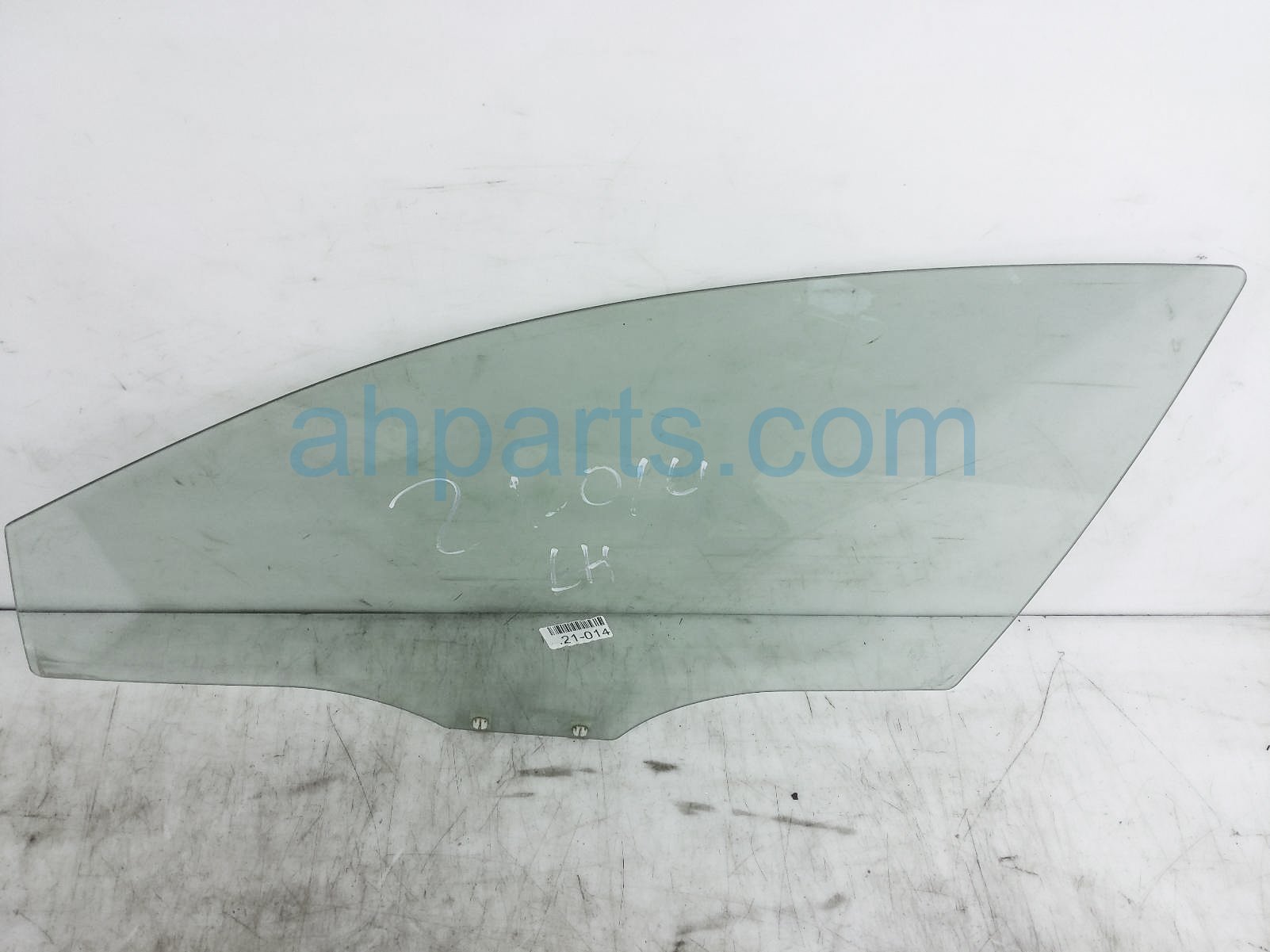 $69 Mazda FR/LH DOOR GLASS WINDOW