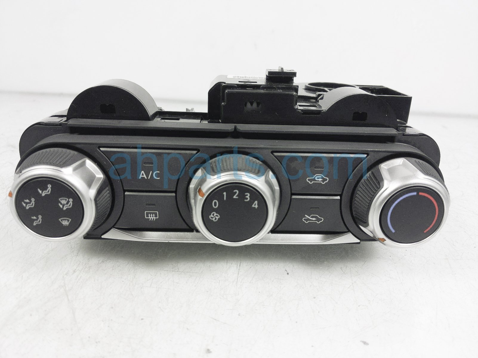 $59 Nissan A/C HEATER CLIMATE CONTROL (ON DASH)