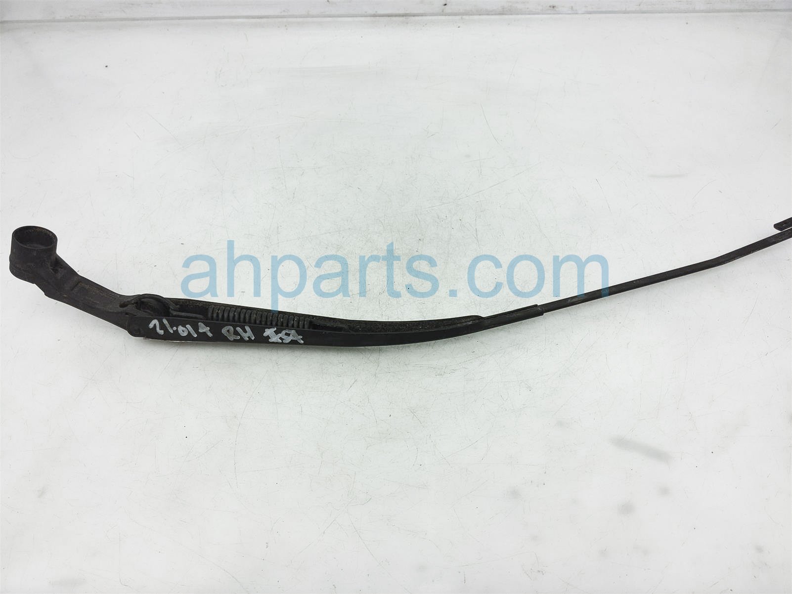 $19 Mazda RH WINDSHIELD WIPER ARM