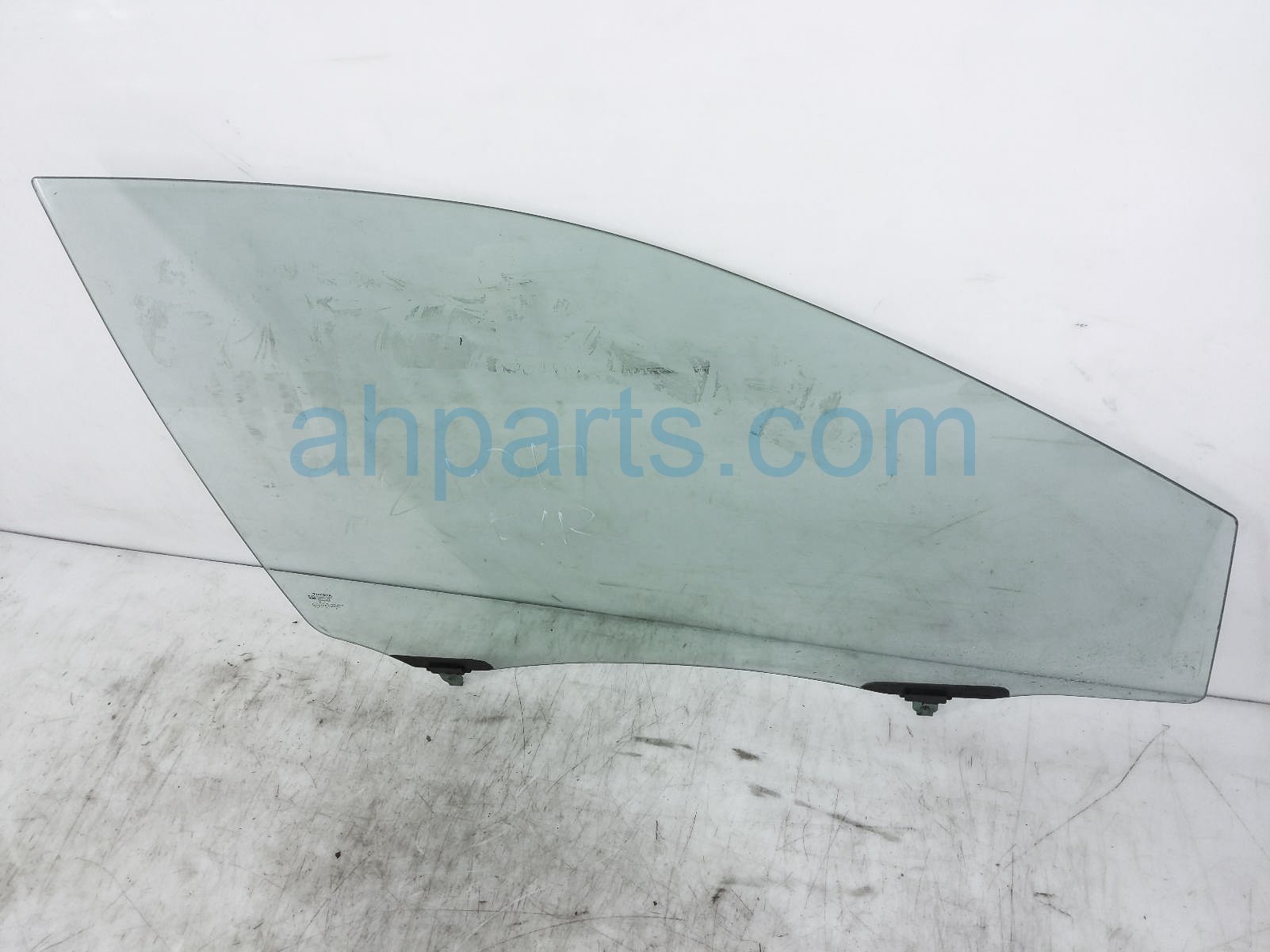 $50 Toyota FR/RH DOOR WINDOW GLASS