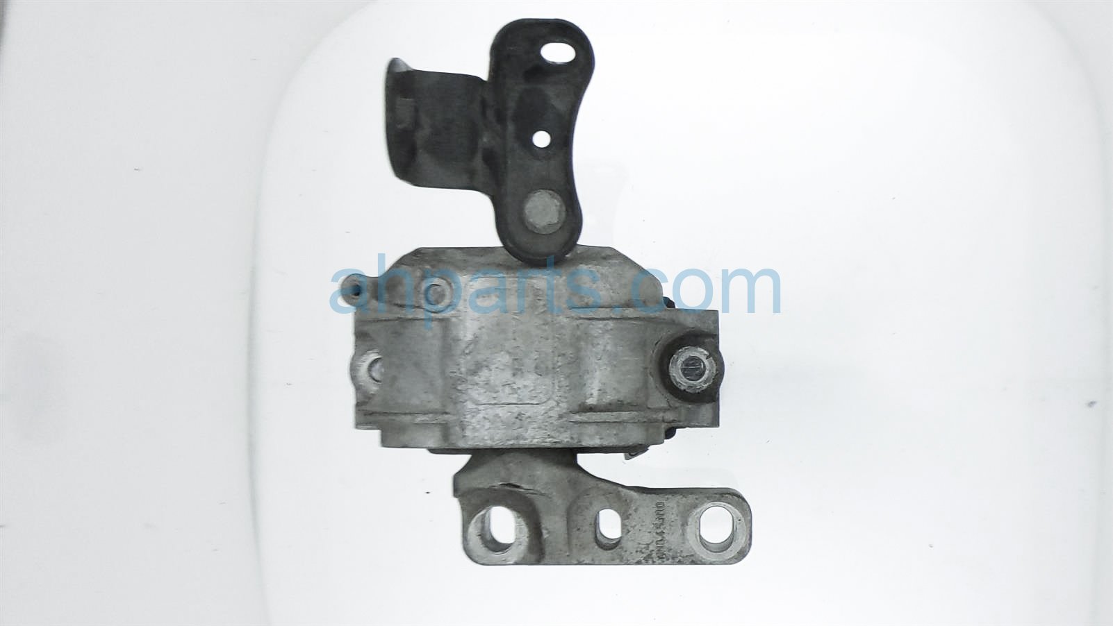 $60 Volkswagen RH INSULATOR ENGINE MOUNT