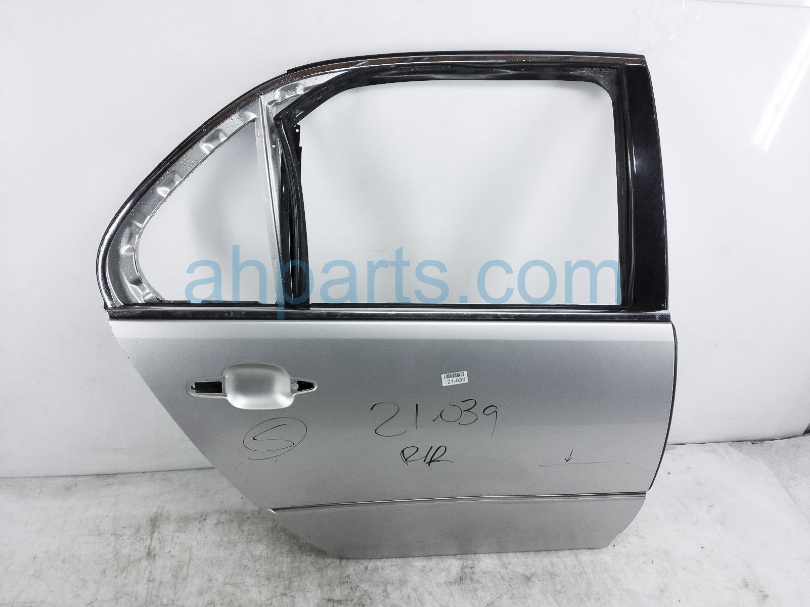 $195 Lexus RR/RH DOOR - SILVER - SHELL ONLY*