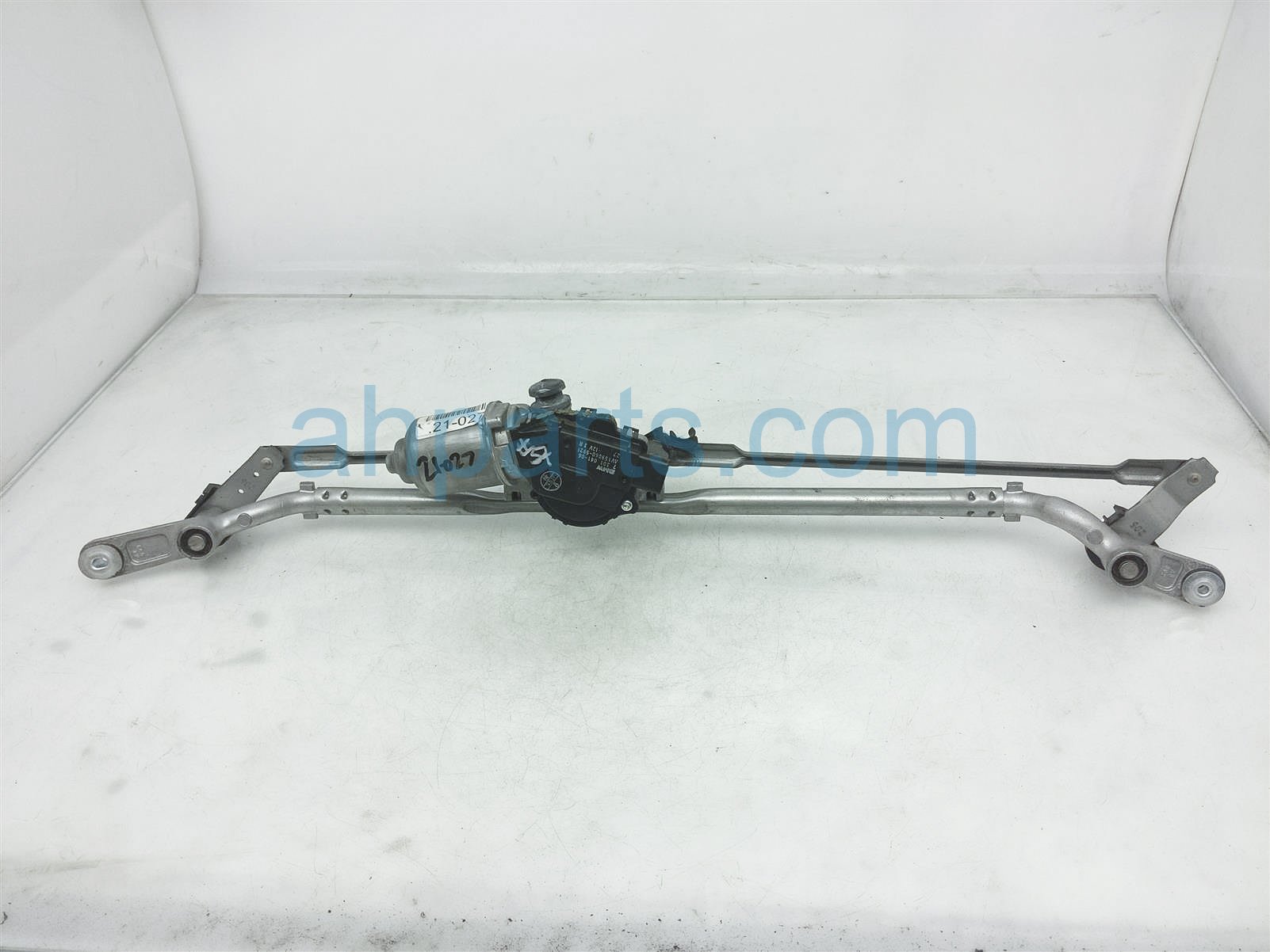 $55 BMW WINDSHIELD WIPER MOTOR ASSY