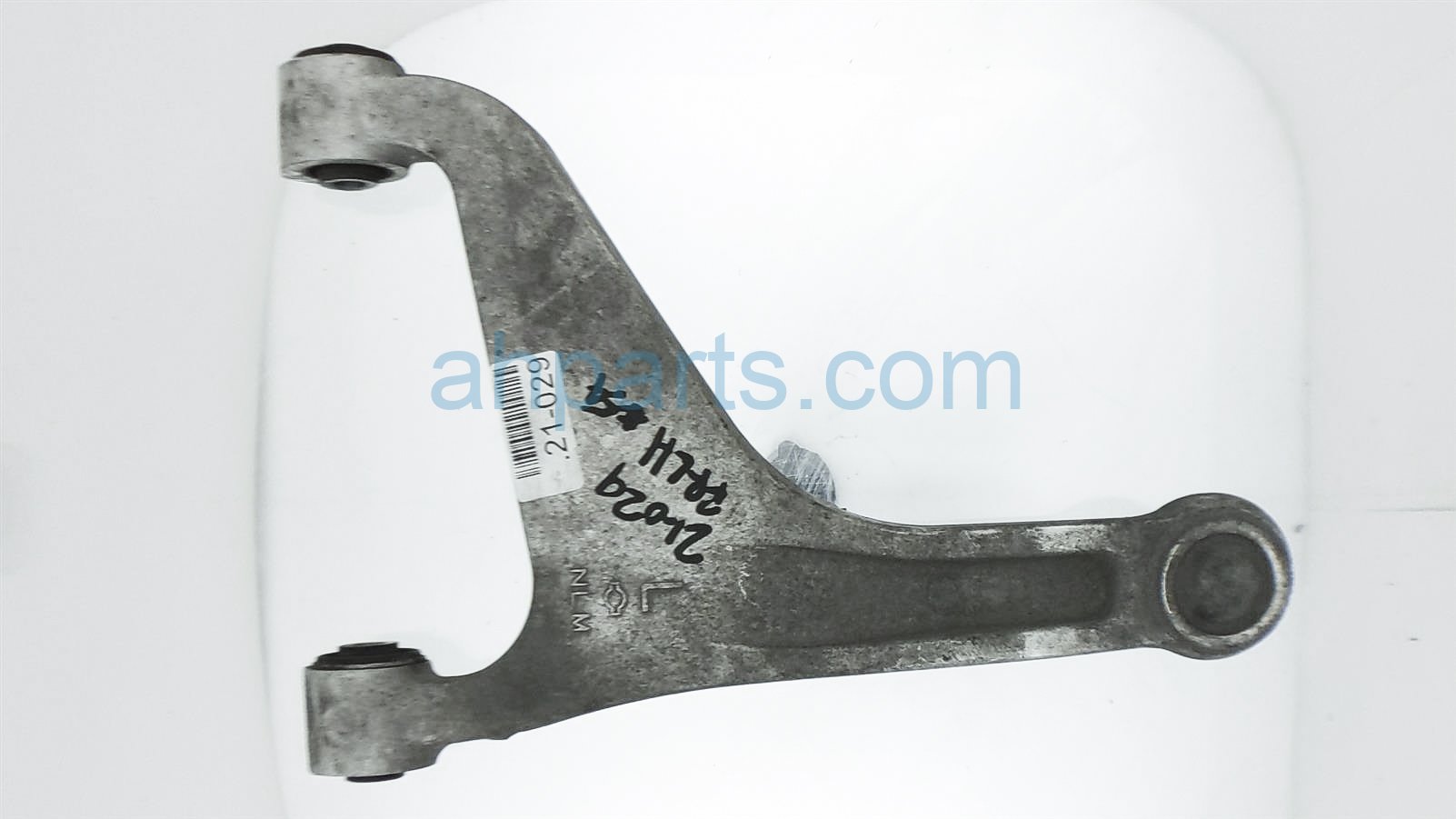 $39 Infiniti RR/LH UPPER CONTROL ARM