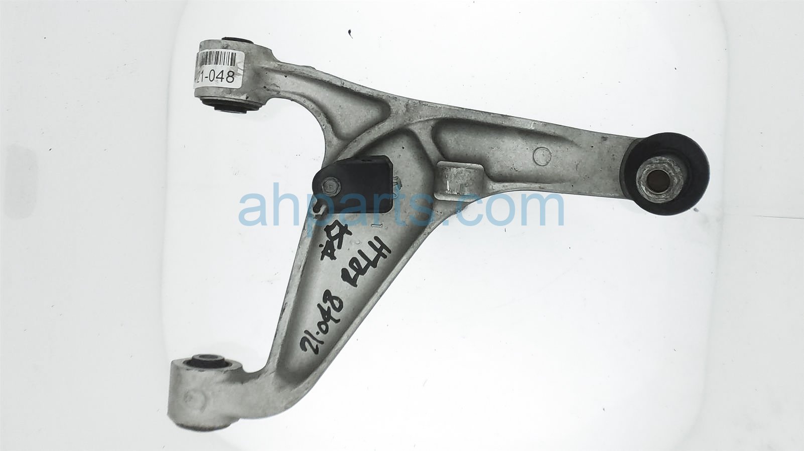 $39 Infiniti RR/LH UPPER CONTROL ARM