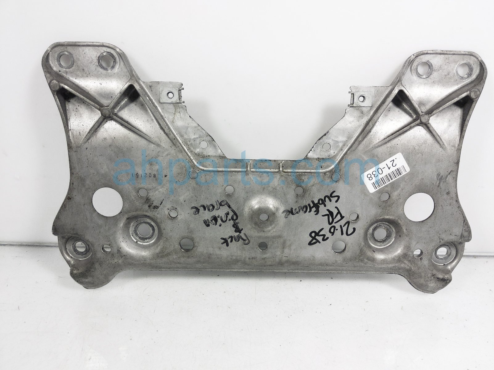 $49 Infiniti FRONT SUSPENSION CROSSMEMBER STAY