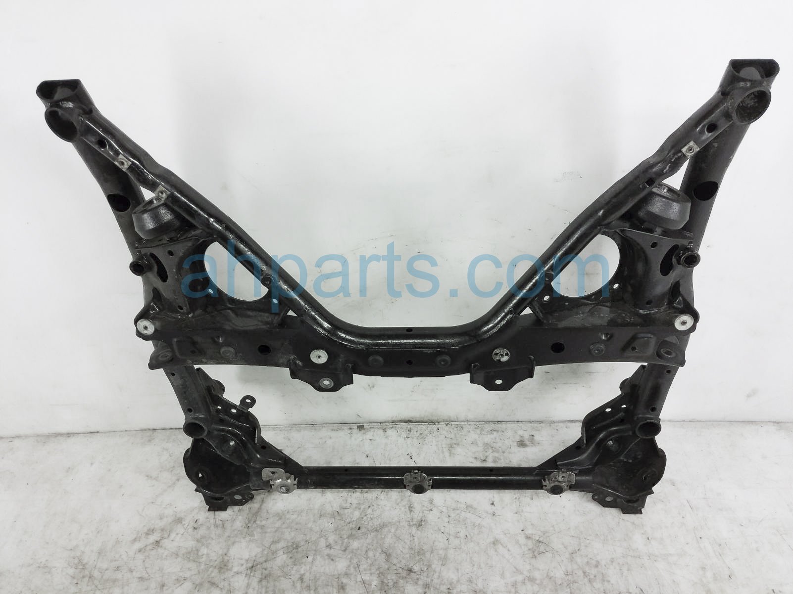 $119 BMW FRONT SUB FRAME / ENGINE CRADLE