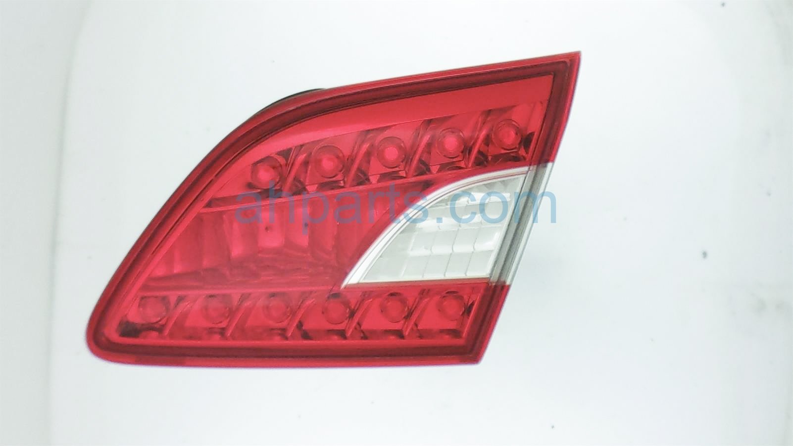 $59 Nissan RR/RH TAIL LIGHT - TRUNK MOUNTED