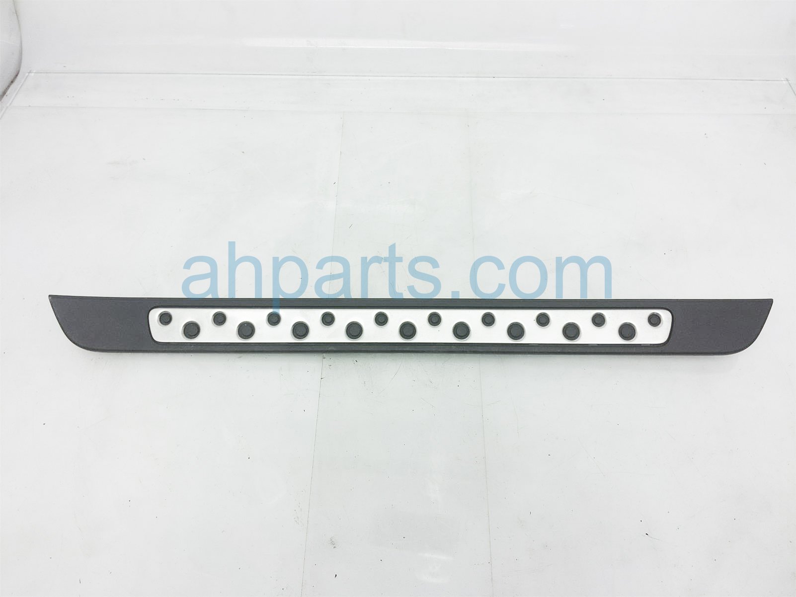 $20 Toyota RH DOOR SILL PLATE ASSY