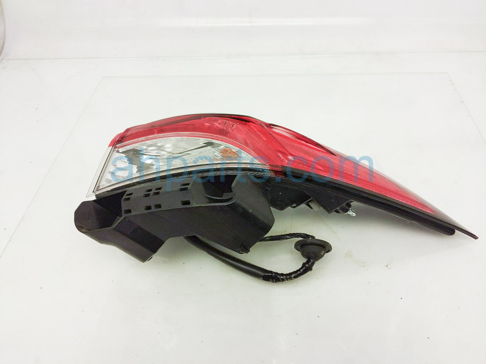 $99 Toyota RH TAIL LAMP (ON BODY) - SE - SEDAN