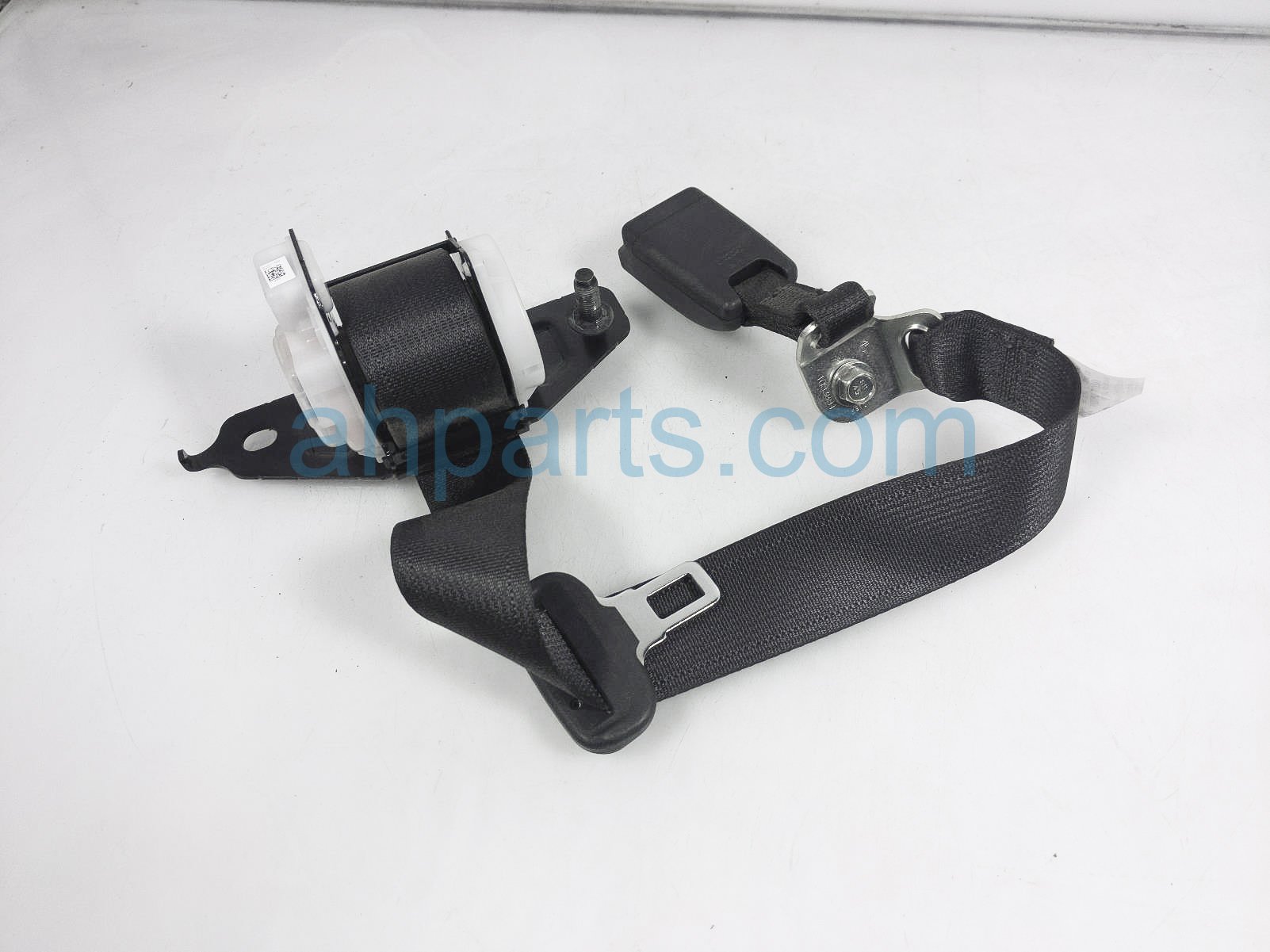 $40 Honda 2ND ROW MID SEAT BELT - BLACK