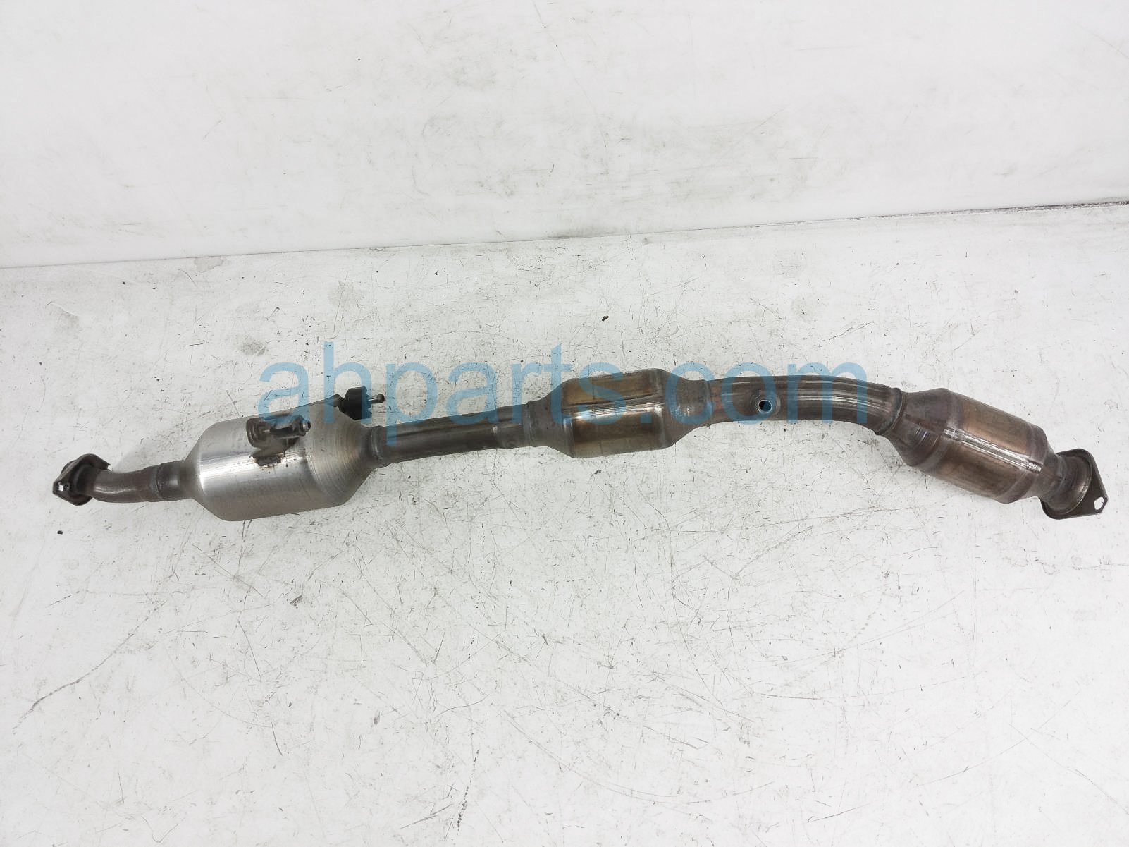 $450 Toyota CATALYTIC CONVERTER