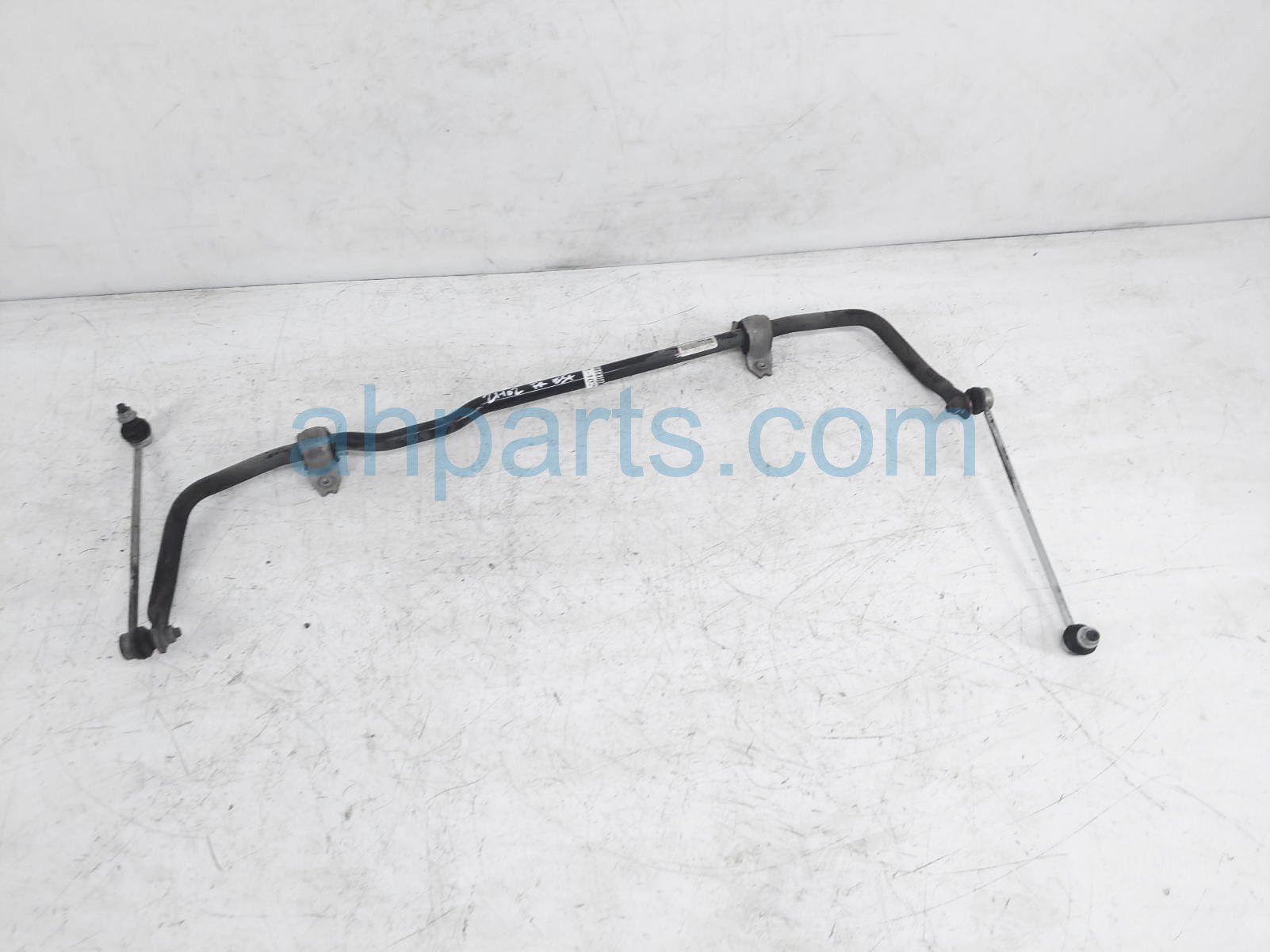 $70 Volkswagen FRONT STABILIZER / SWAY BAR