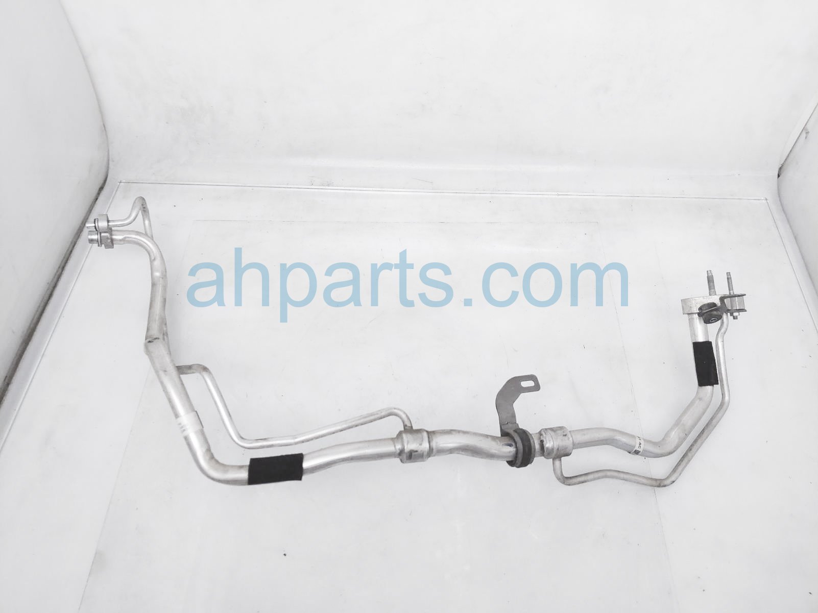 $40 Ford A/C LIQUID & SUCTION PIPE ASSY