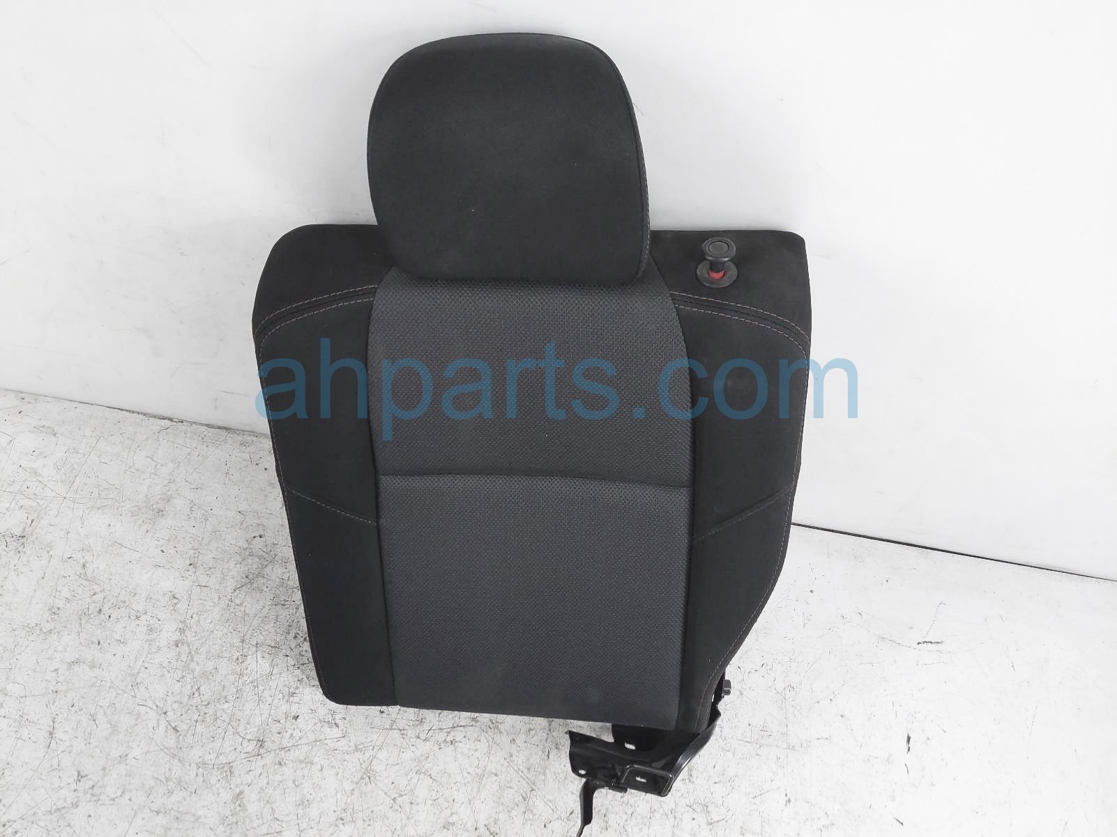 $75 Subaru RR/LH SEAT TOP CUSHION - BLACK CLOTH