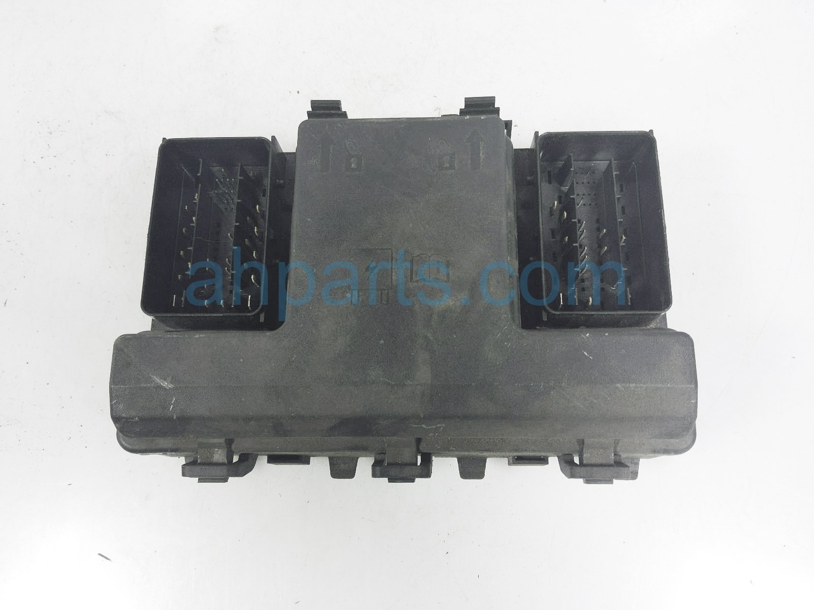 $75 Ford ENGINE COMPARTMENT FUSE BOX