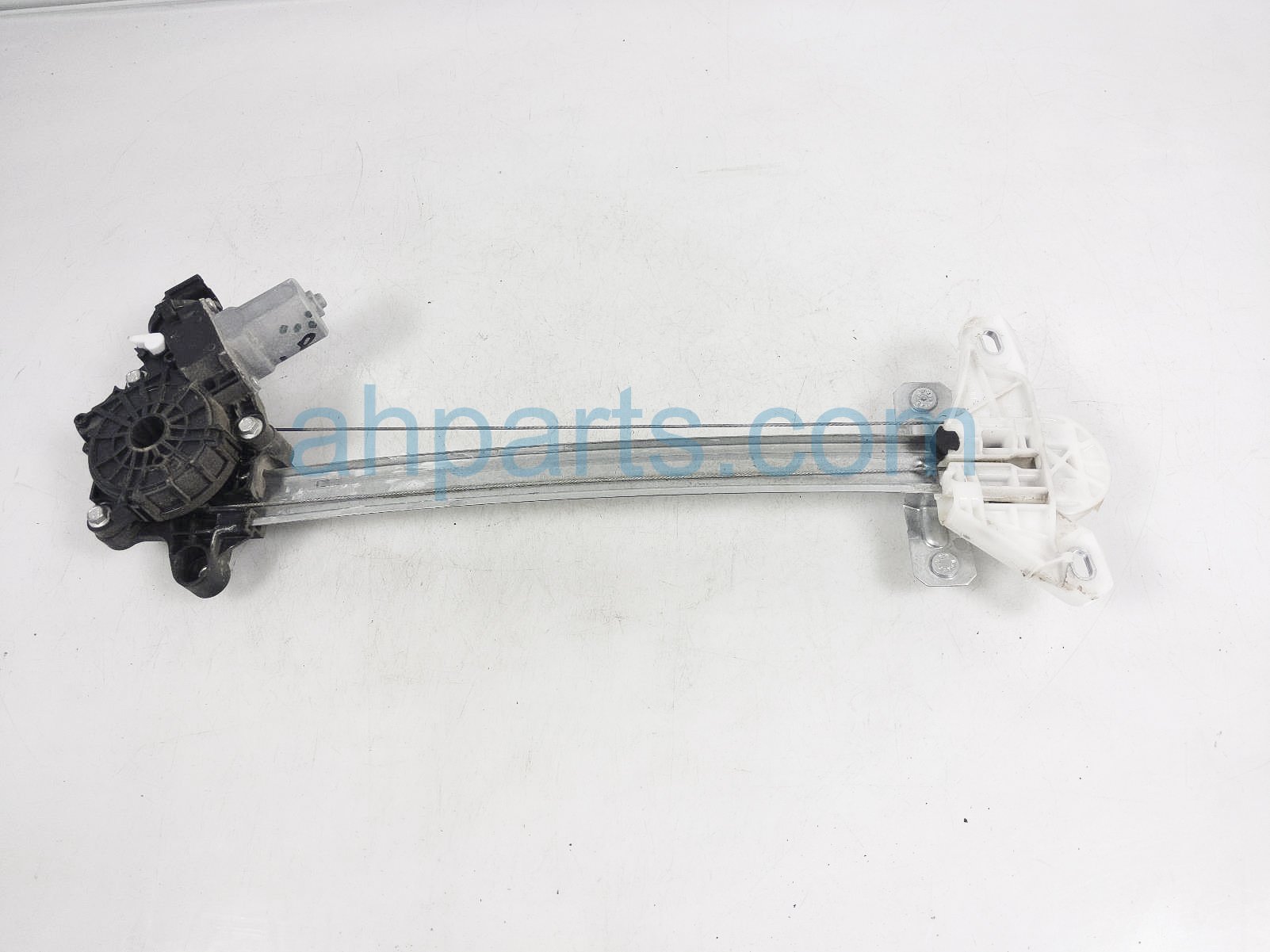 $80 Honda RR/LH DOOR WINDOW REGULATOR