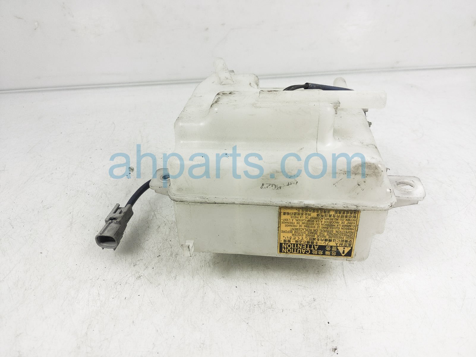 $60 Lexus BRAKE / MASTER CYLINDER RESERVOIR