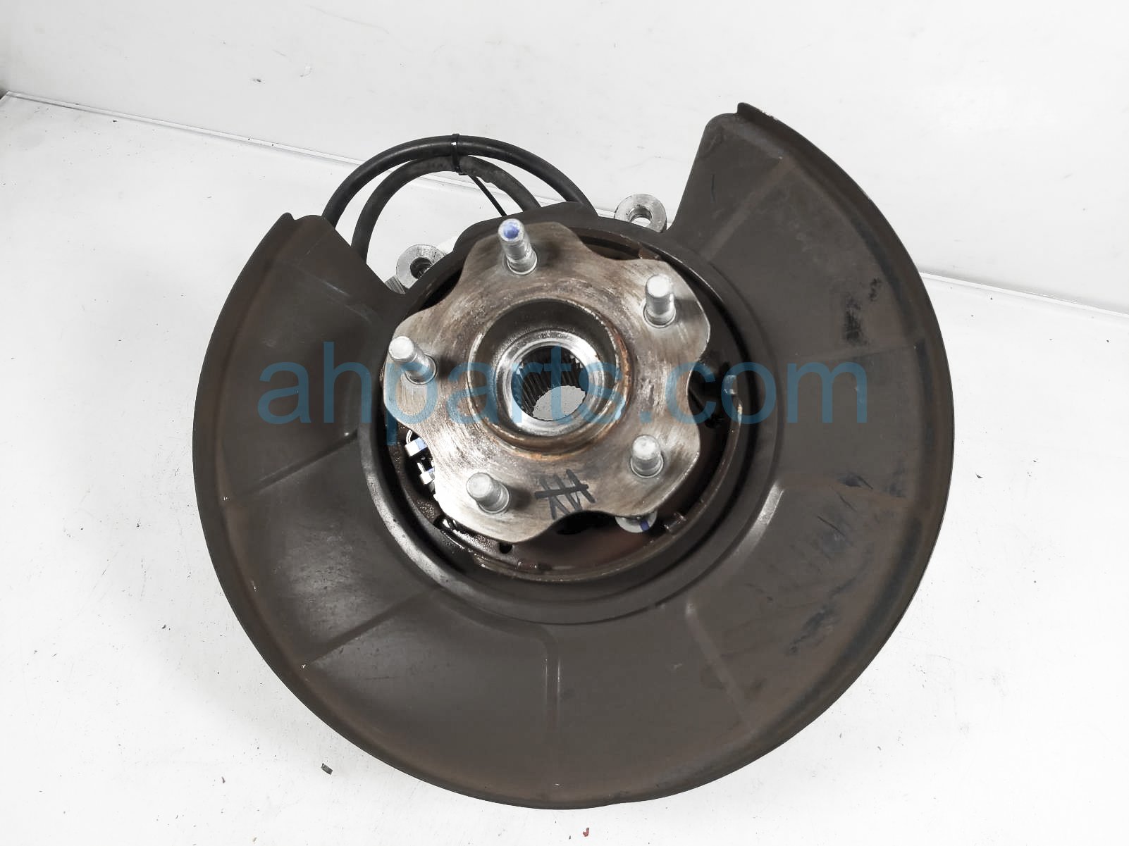 $99 Nissan RR/LH SPINDLE KNUCKLE HUB