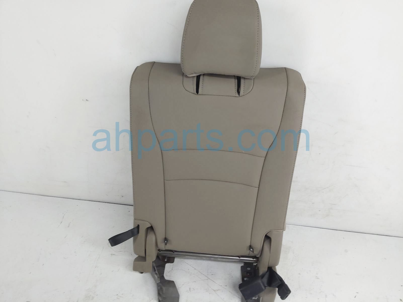 $75 Honda 3RD ROW RH UPPER SEAT - BEIGE