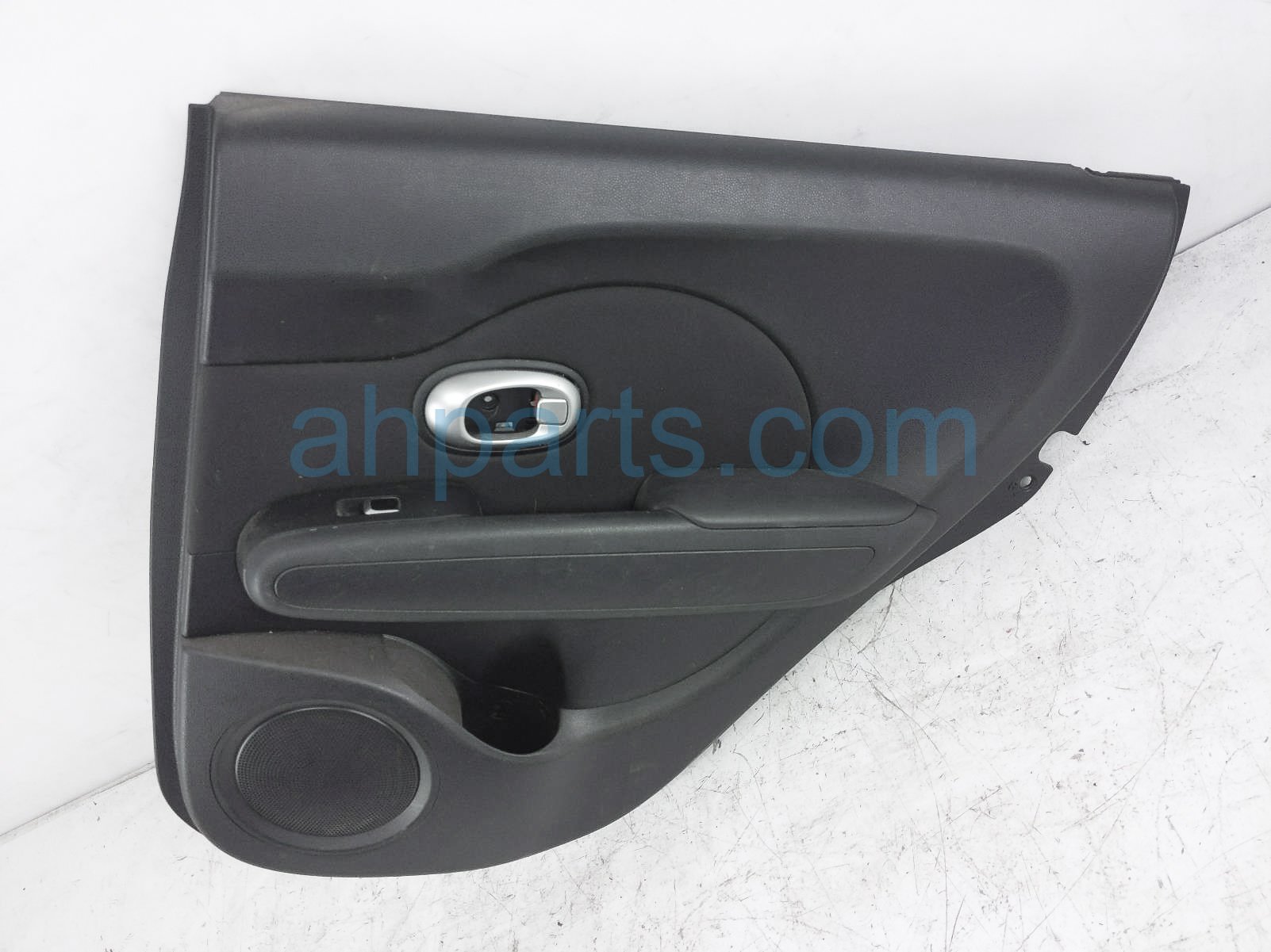 $75 Kia RR/RH INTERIOR DOOR PANEL - BLACK