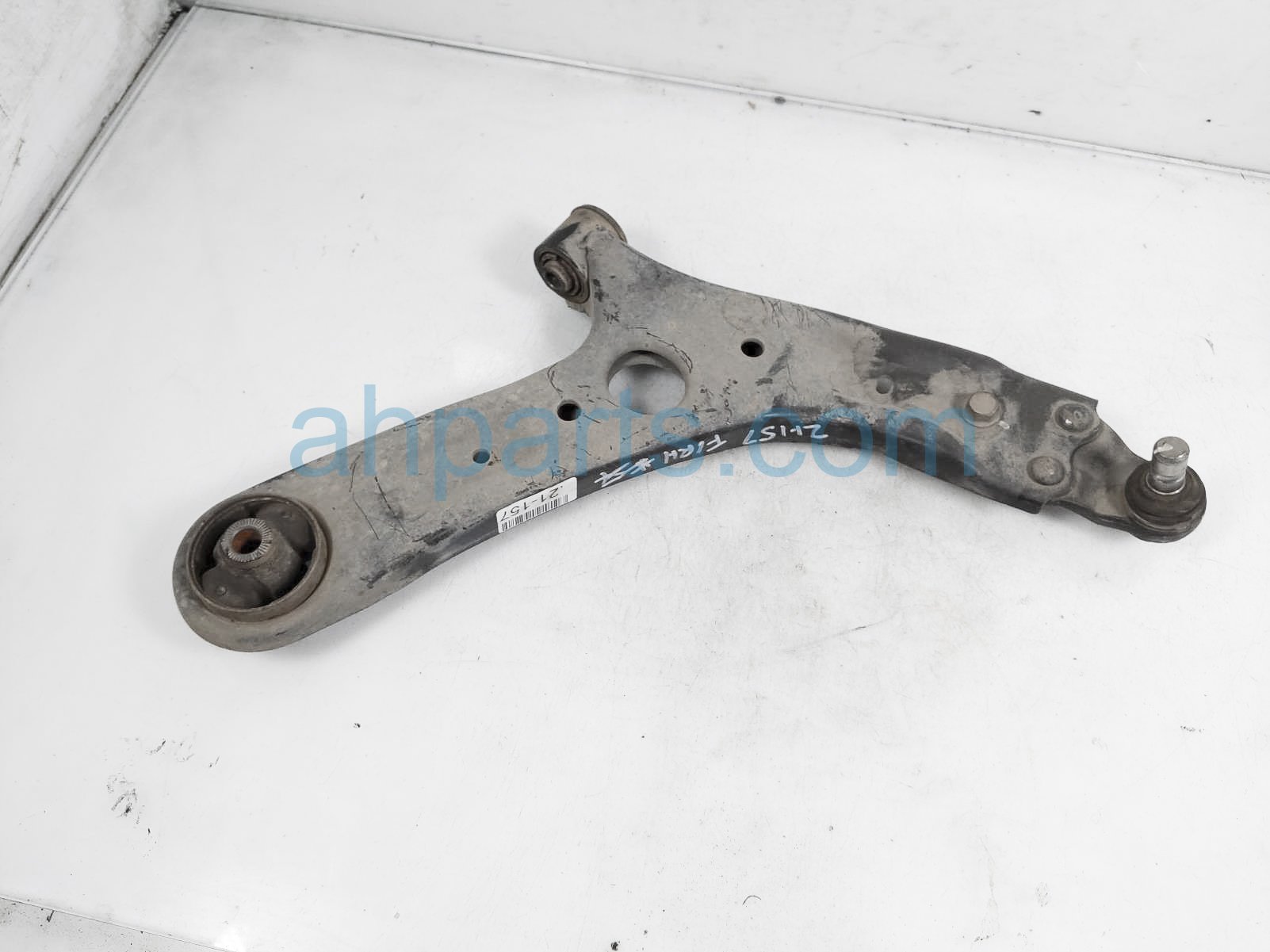 $95 Kia FR/RH LOWER CONTROL ARM