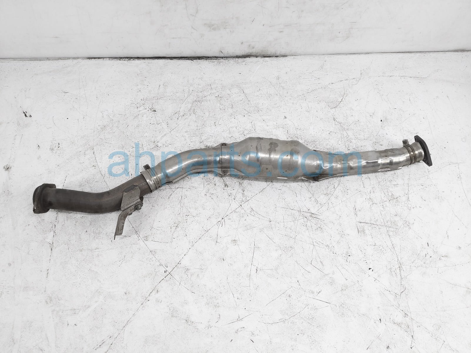 $450 Subaru EXHAUST CONVERTER & PIPE ASSY