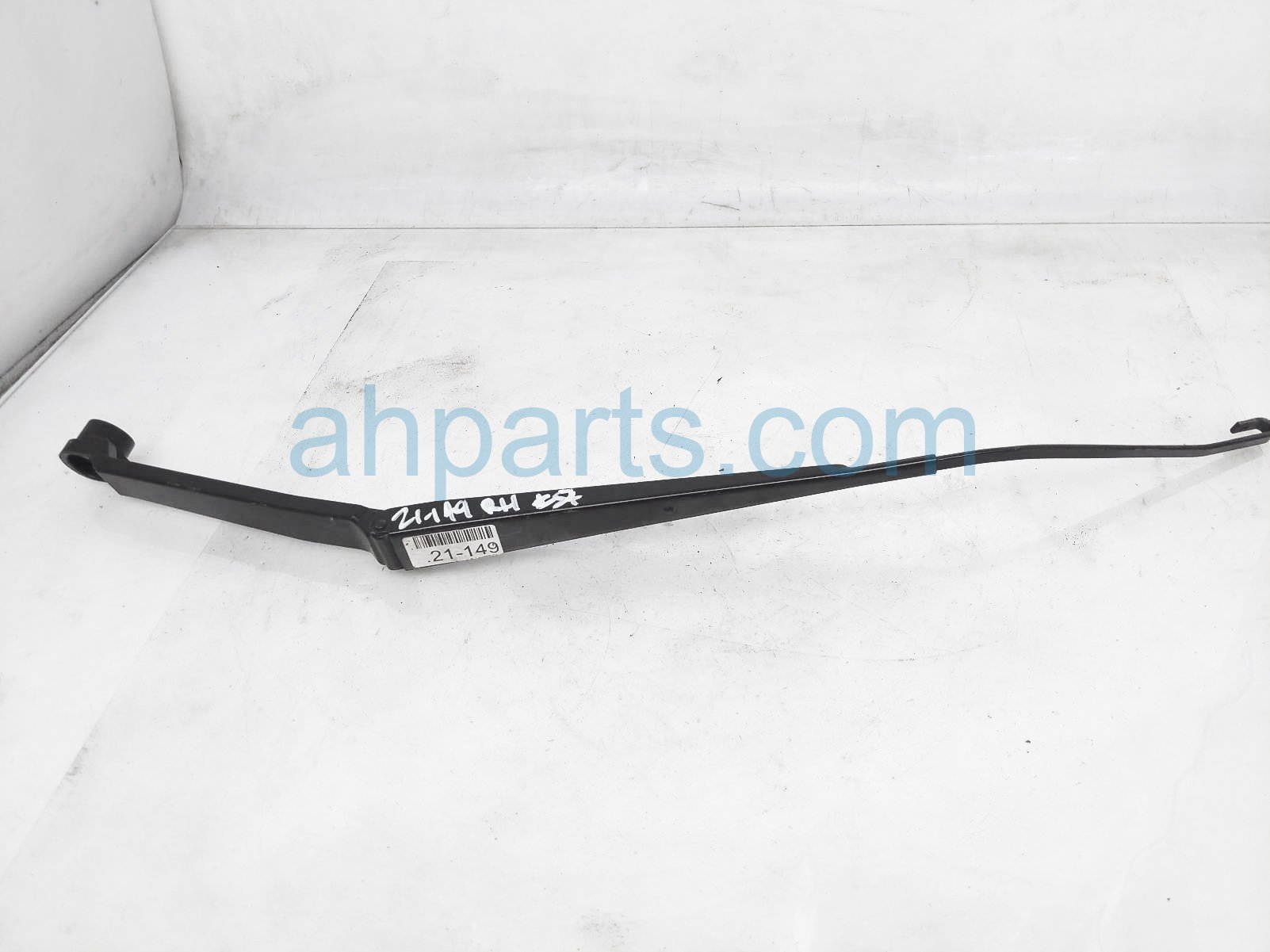 $20 Subaru RH WINDSHIELD WIPER ARM