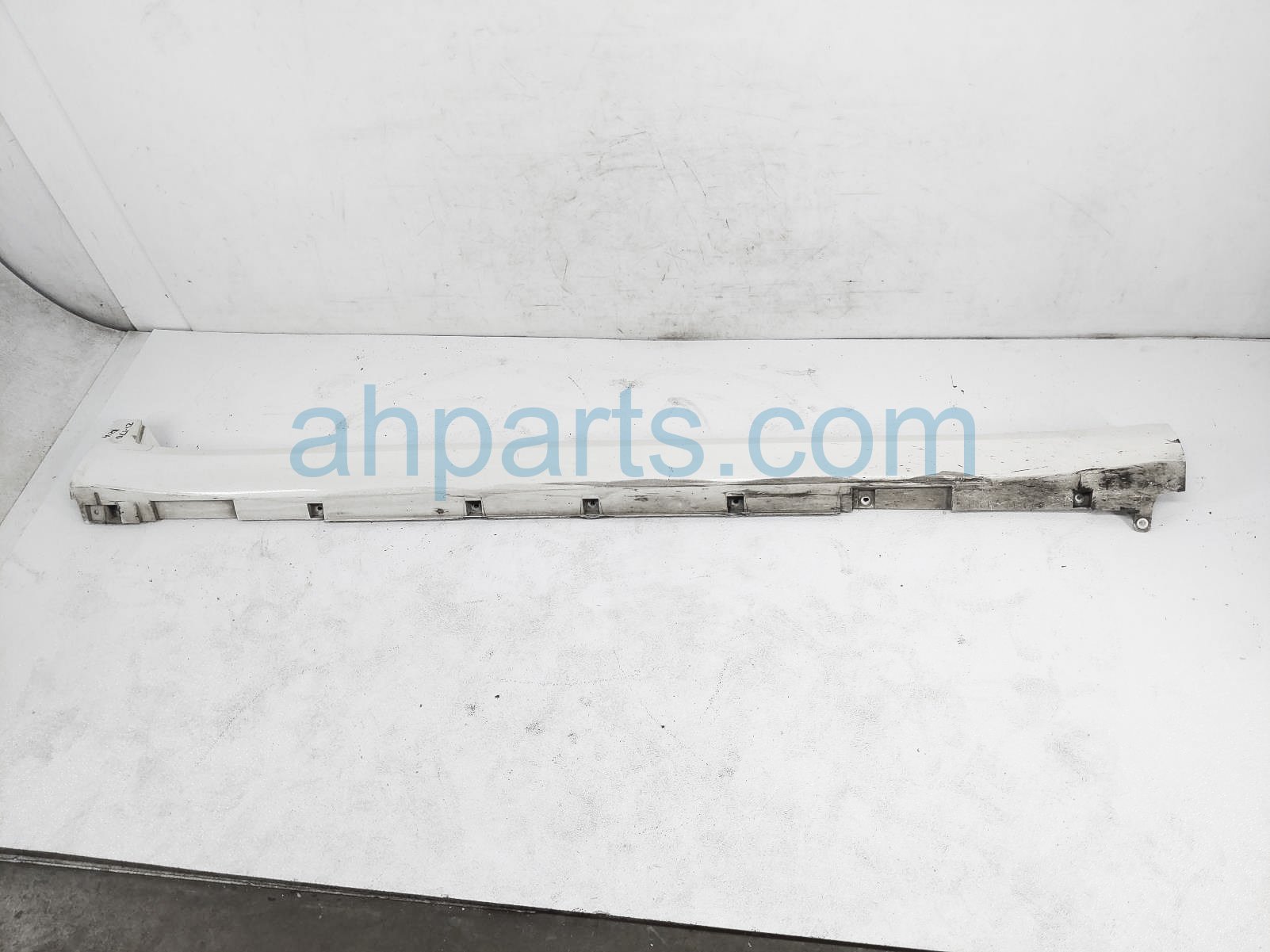 $100 Infiniti RH SIDE SKIRT / MOLDING - WHITE*