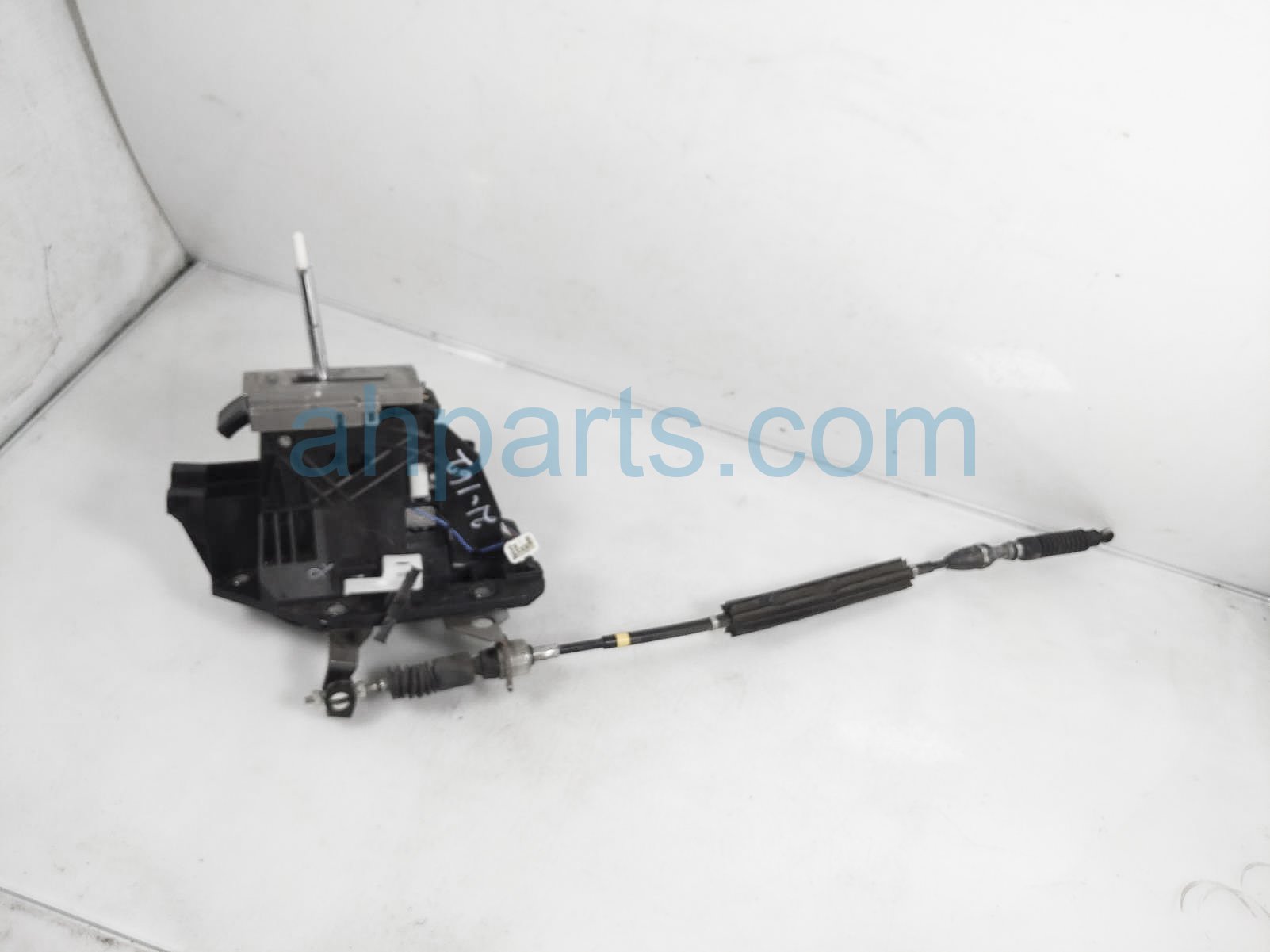 $75 Subaru GEAR SELECTOR SHIFTER ASSY