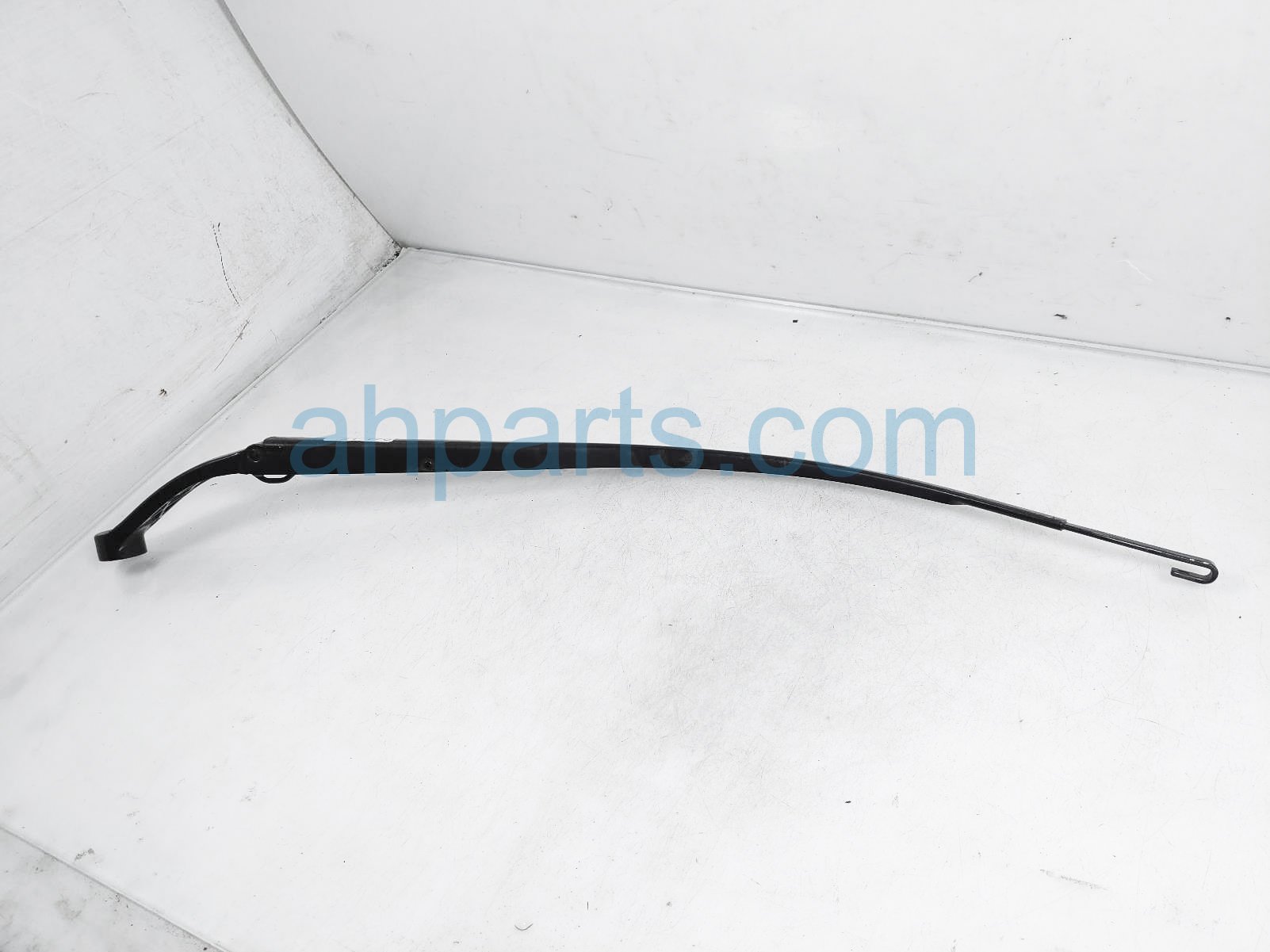 $19 Honda RH WINDSHIELD WIPER ARM