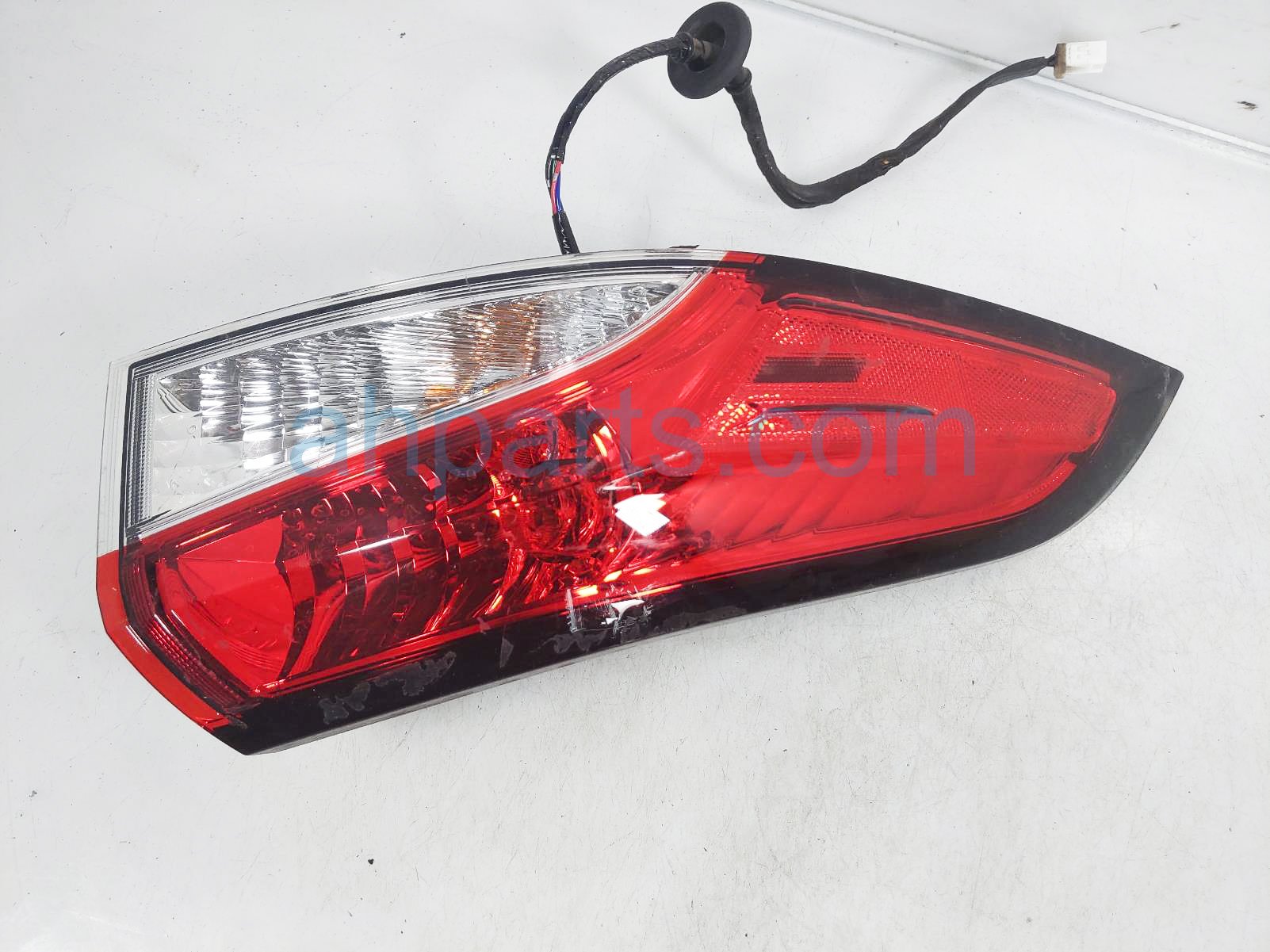 $115 Toyota LH TAIL LAMP (ON BODY)