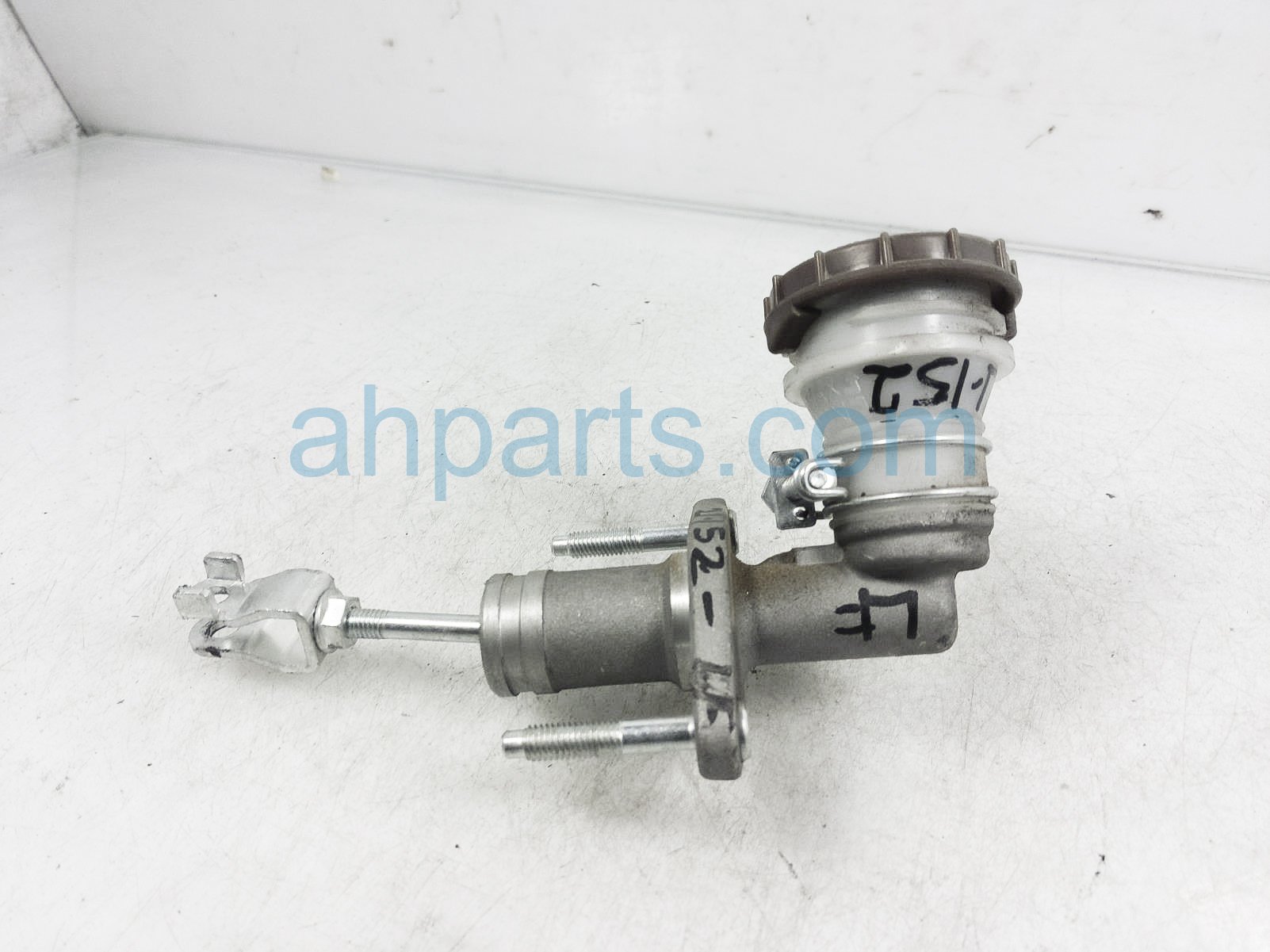 $39 Honda CLUTCH MASTER CYLINDER