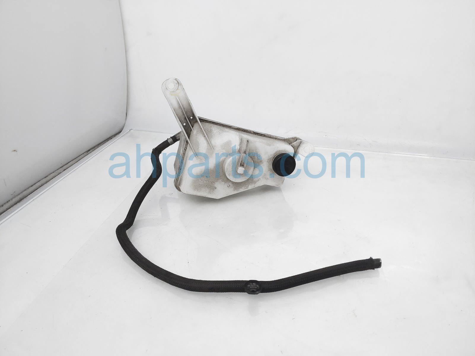 $33 Nissan COOLANT OVERFLOW RESERVOIR TANK